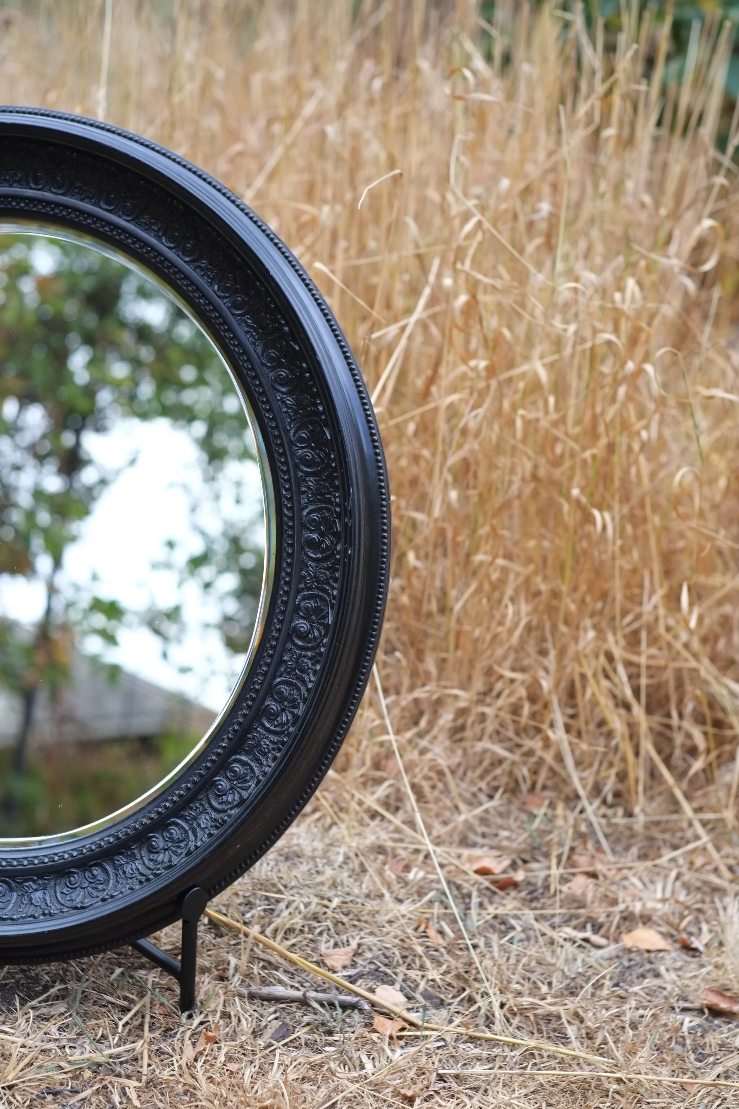 02. Oval Mirror .JPG