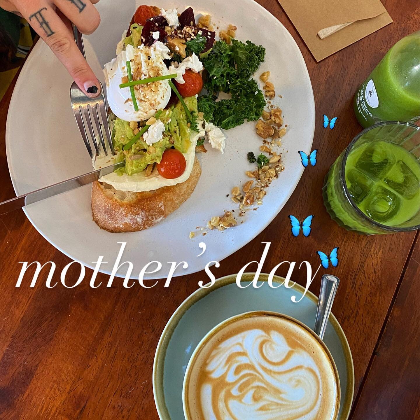 MOTHERS DAY 🦋 We&rsquo;re open for brunch bookings Saturday 13 &amp; Sunday 14 May (this weekend), with a complimentary posie for all mamas &mdash; so you won&rsquo;t miss out on a table! 
Better yet, @liljsvintagemarkets is on upstairs this Sunday 