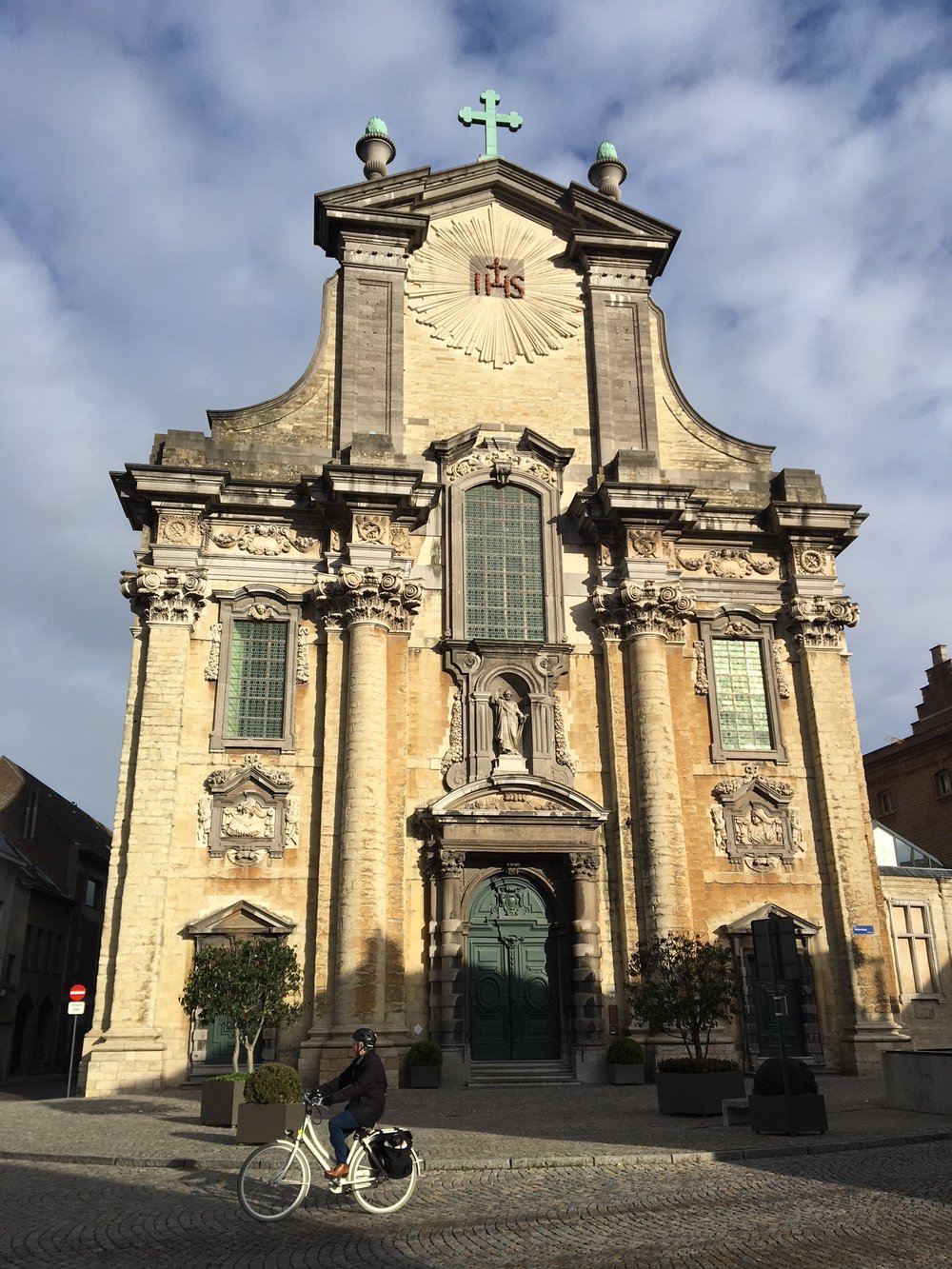 façade eglise.JPG