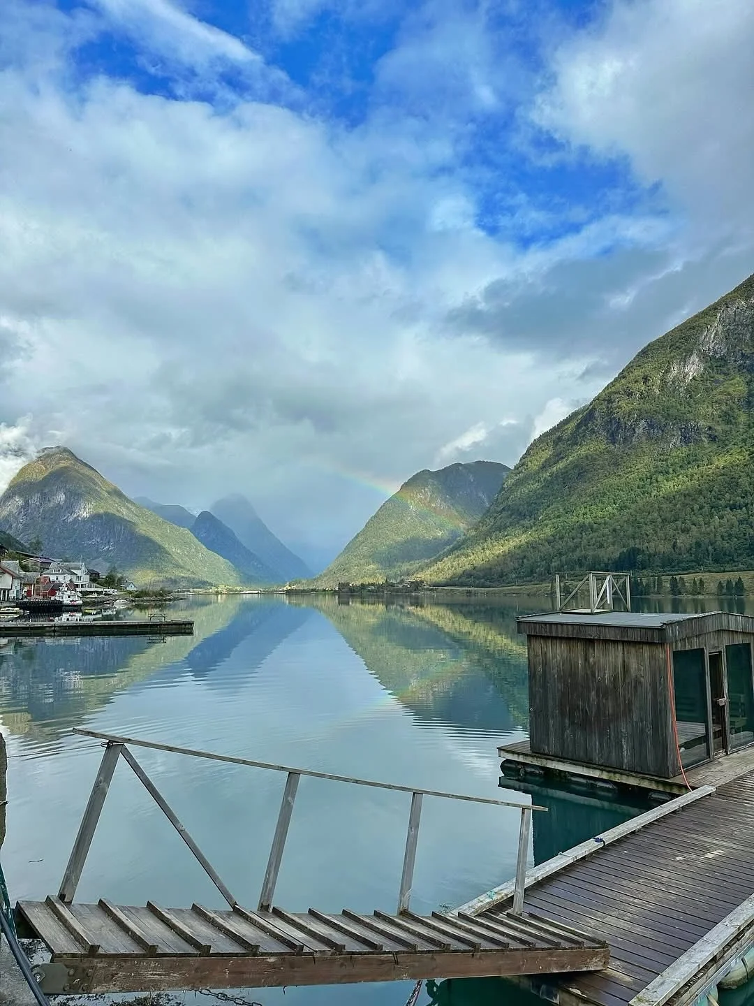 Repost from @fjaerlandguiding
&bull;
Beautiful days☀️🌈

#fj&aelig;rlandsfjorden #fj&aelig;rland #sogndal #fjord #sauna #saunatime #saunalife #badstu #fjordnorway #nature #naturephotography #nature_perfection #rainbow #regnbue #norge #landscape #land