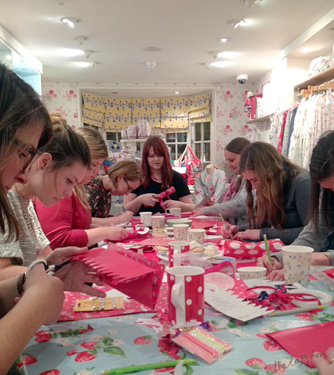 HOW TO MAKE CHRISTMAS CRACKERS CRAFT WORKSHOP THE CRAFTY HEN 1.JPG