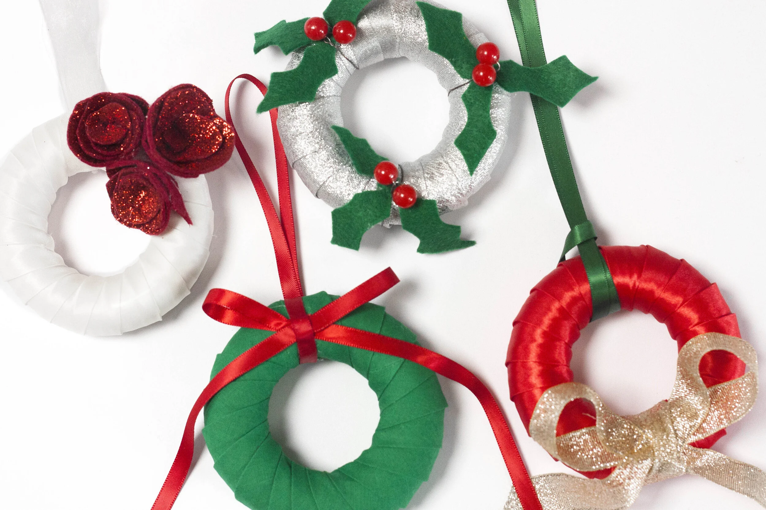 The Crafty Hen How to Make Mini Wreaths.jpg