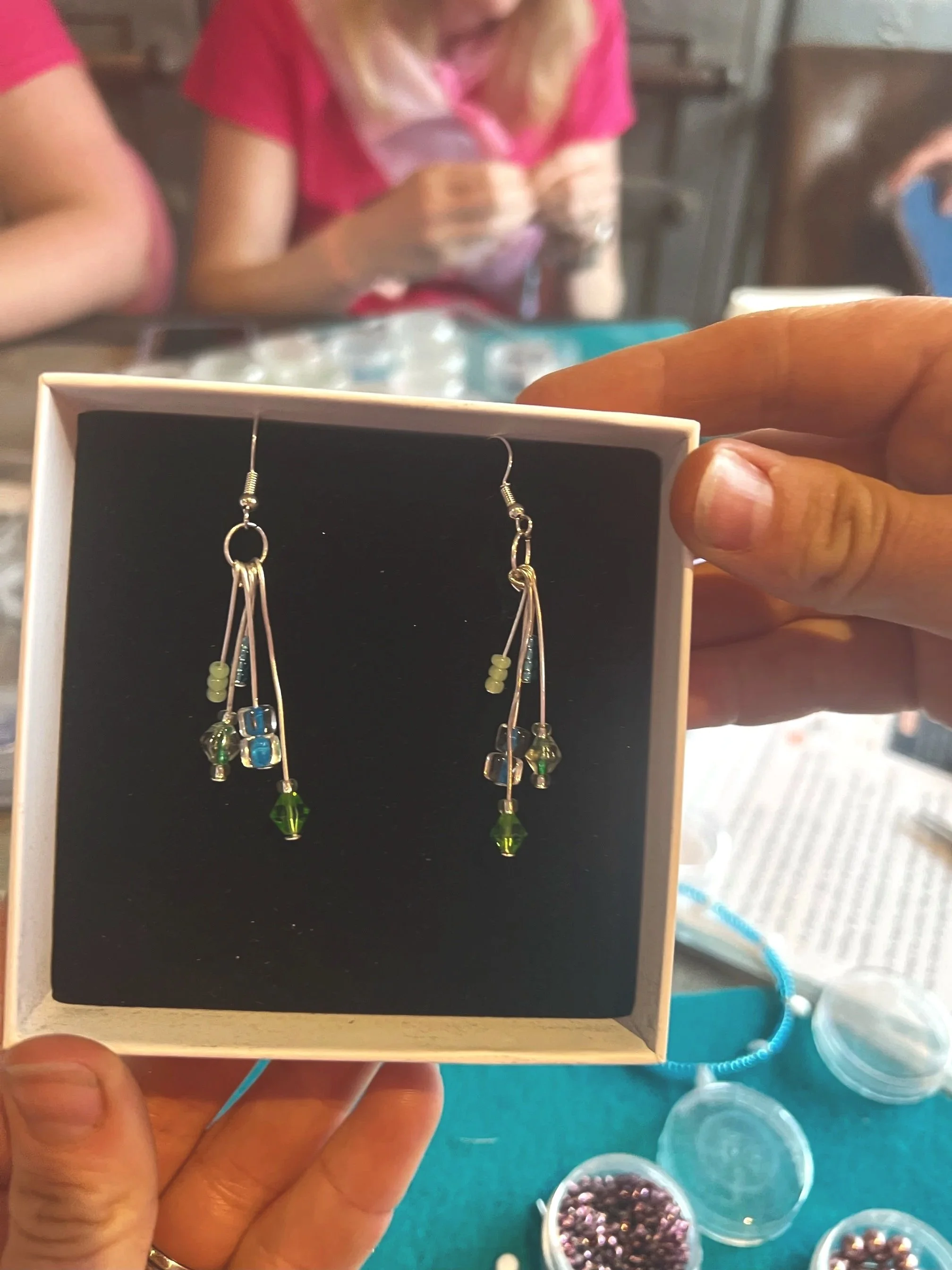Earring+making+jewellery+workshop+the+crafty+hen+cornwall.jpg
