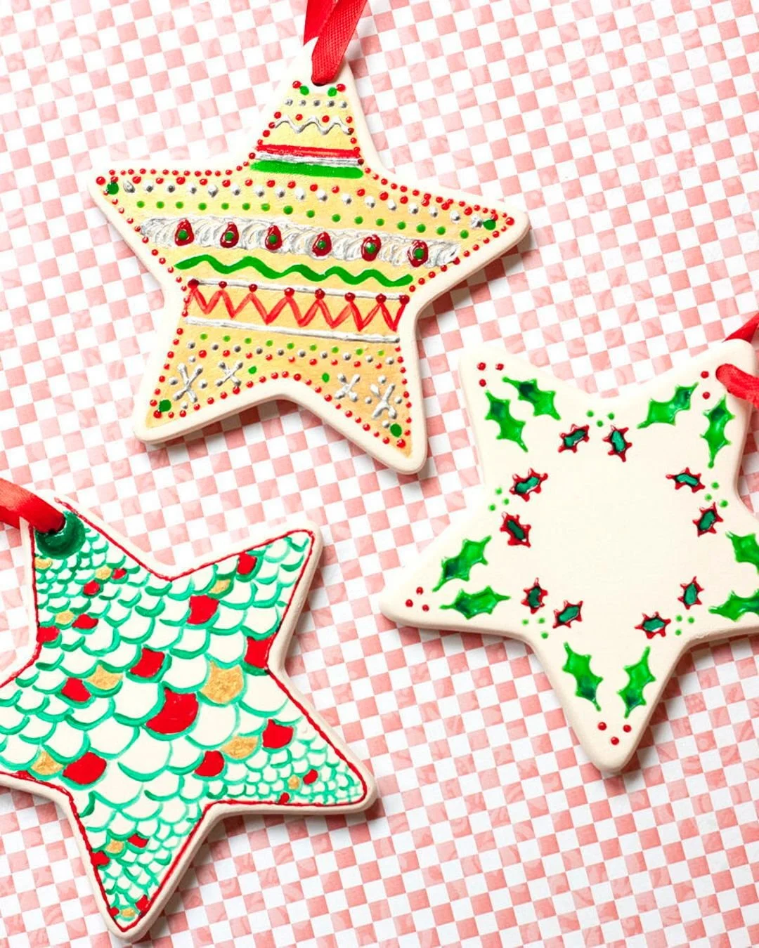 Paint your own Christmas tree decorations this year! 🎨 🎄 
Our Ceramic Christmas Decorations are available for group workshops, drop in craft stations, virtual uk workshops and as DIY crafty kits!

Unleash your inner artist, have some fun and create