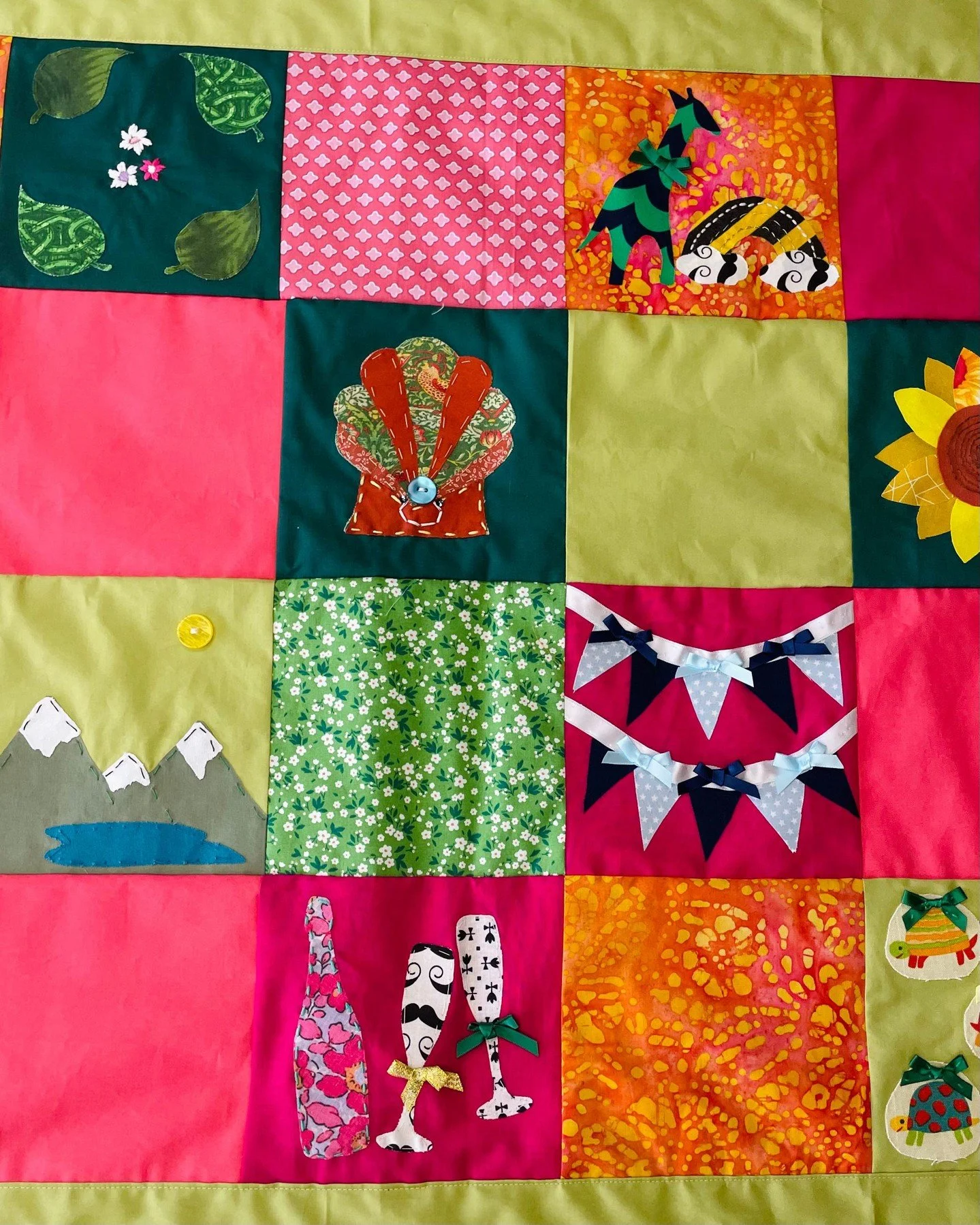 Patchwork Parties with The Crafty Hen! 🪡 
Perfect for hen parties, baby showers and birthdays 🎉 
Everyone can contribute to a patchwork quilt or set of cushions for your VIP, the perfect keepsake to remember the special day 🌟

We&rsquo;ll bring al