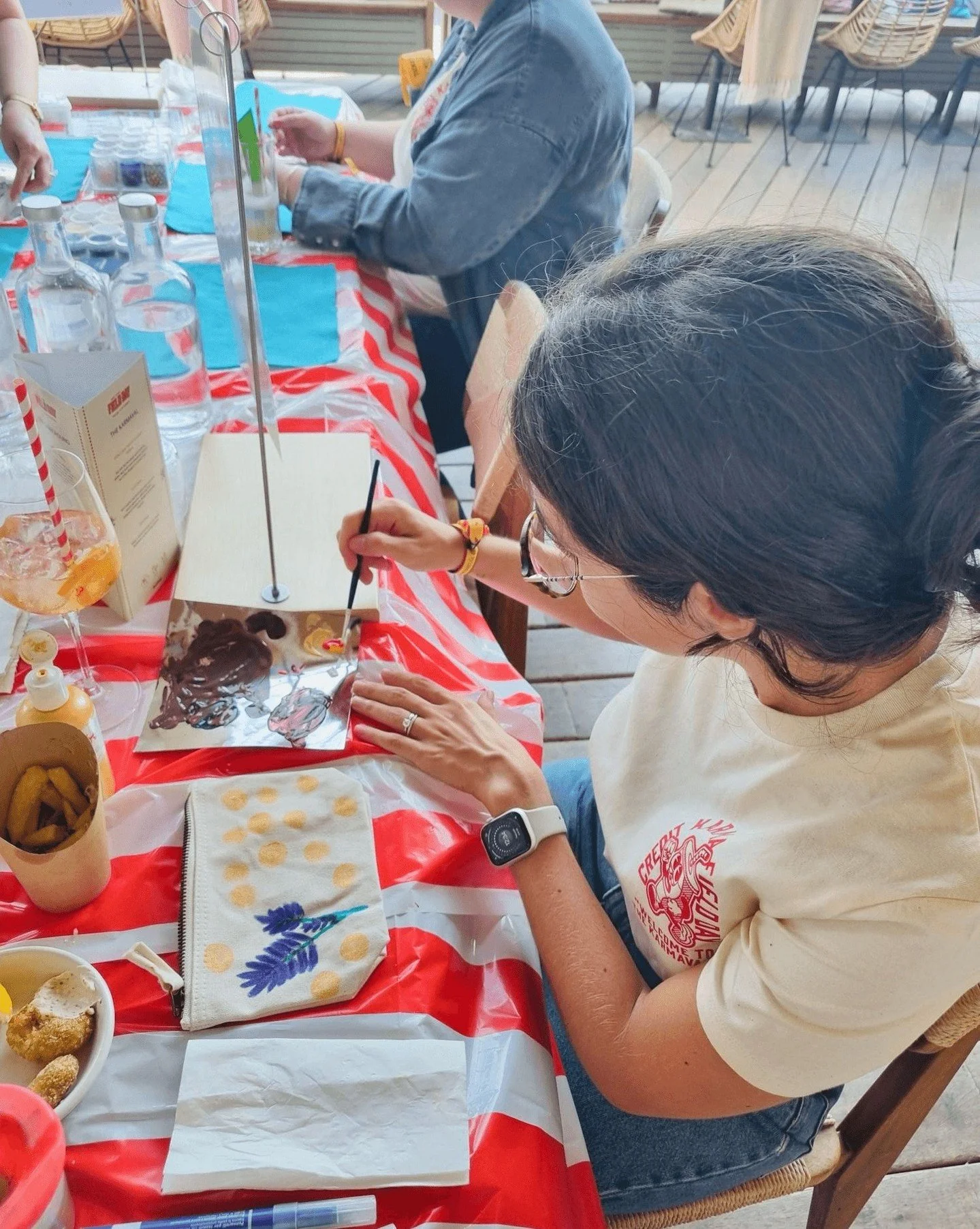 Looking to liven up your team's morale? 
Book a creative team building activity with The Crafty Hen and we&rsquo;ll bring everything needed for your chosen crafty workshop to your venue or office space and get everyone crafting away!

The perfect way