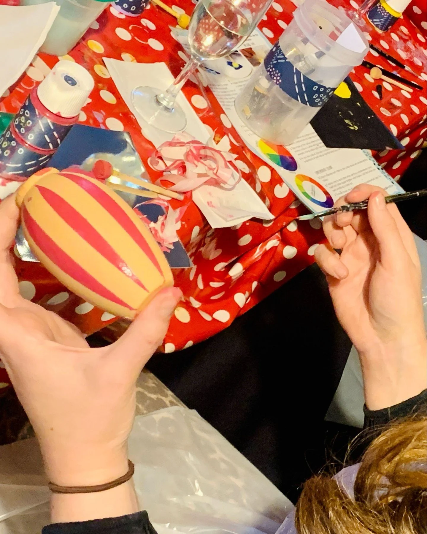 Fancy booking a bespoke workshop for your besties hen? 

That&rsquo;s exactly what Sabrina did for Liv&rsquo;s hen party recently 💁&zwj;♀️ mini terracotta vase painting suited their theme and so we made it happen, bringing along everything for the w