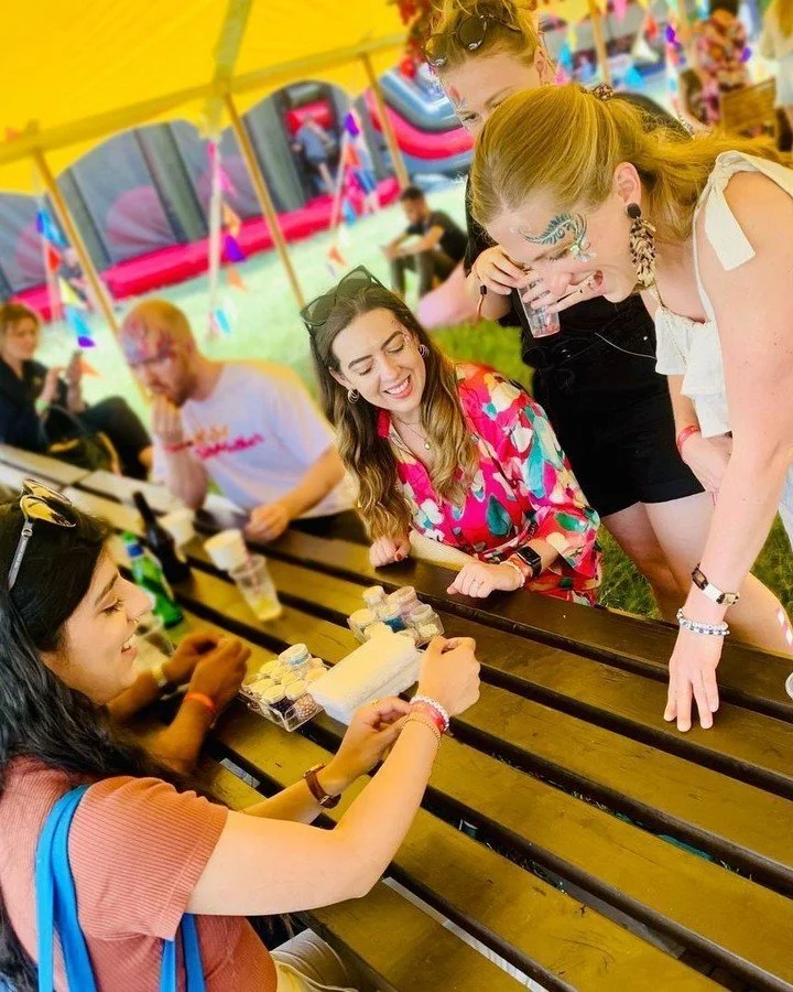 Organising a large corporate festival for summer?

Include an engaging drop in craft station to get everyone in the mood to celebrate! With over a decade of experience of craft workshops under our belt, you can trust us to create the perfect craft st