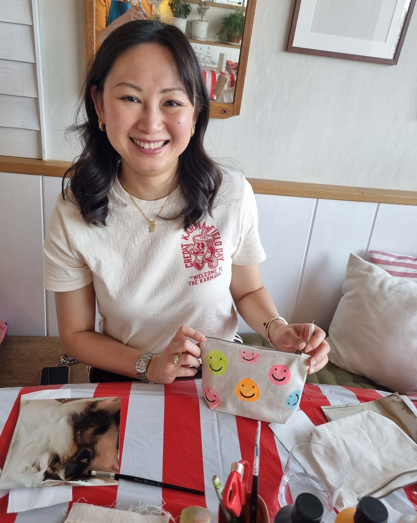 Looking to give your team a creative wellness boost?

Our Wellness Refresh Fabric Painting session is the perfect way!

We bring everything you need for your team to relax, unwind, and create their own beautiful designs on fabric eye masks and wash b