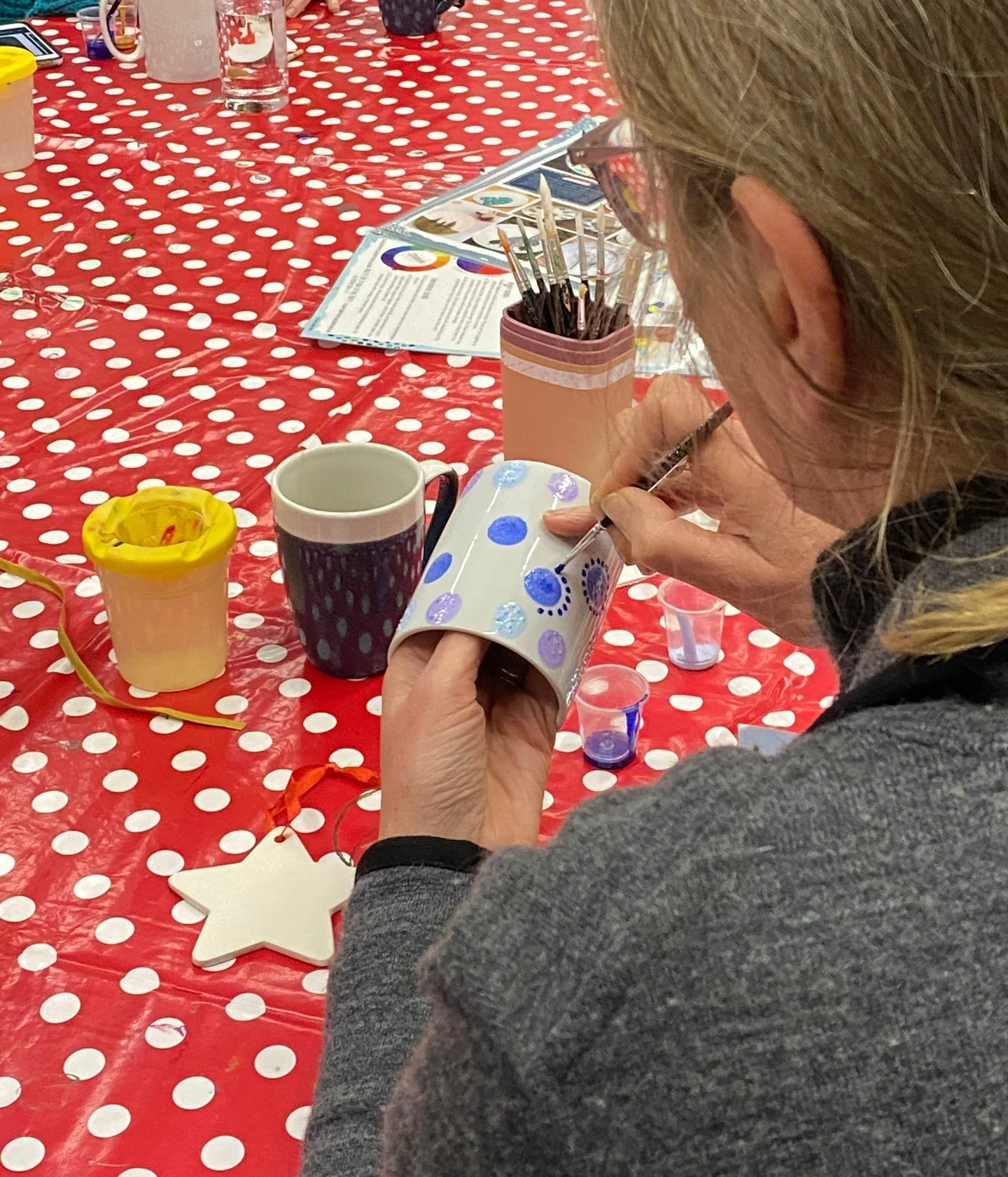Did you know that our most popular corporate team workshop is also available in drop in format for larger events? 

Allow guests at your event to stop for a moment to paint a mug, plant pot or something else (we have plenty of options available!) get