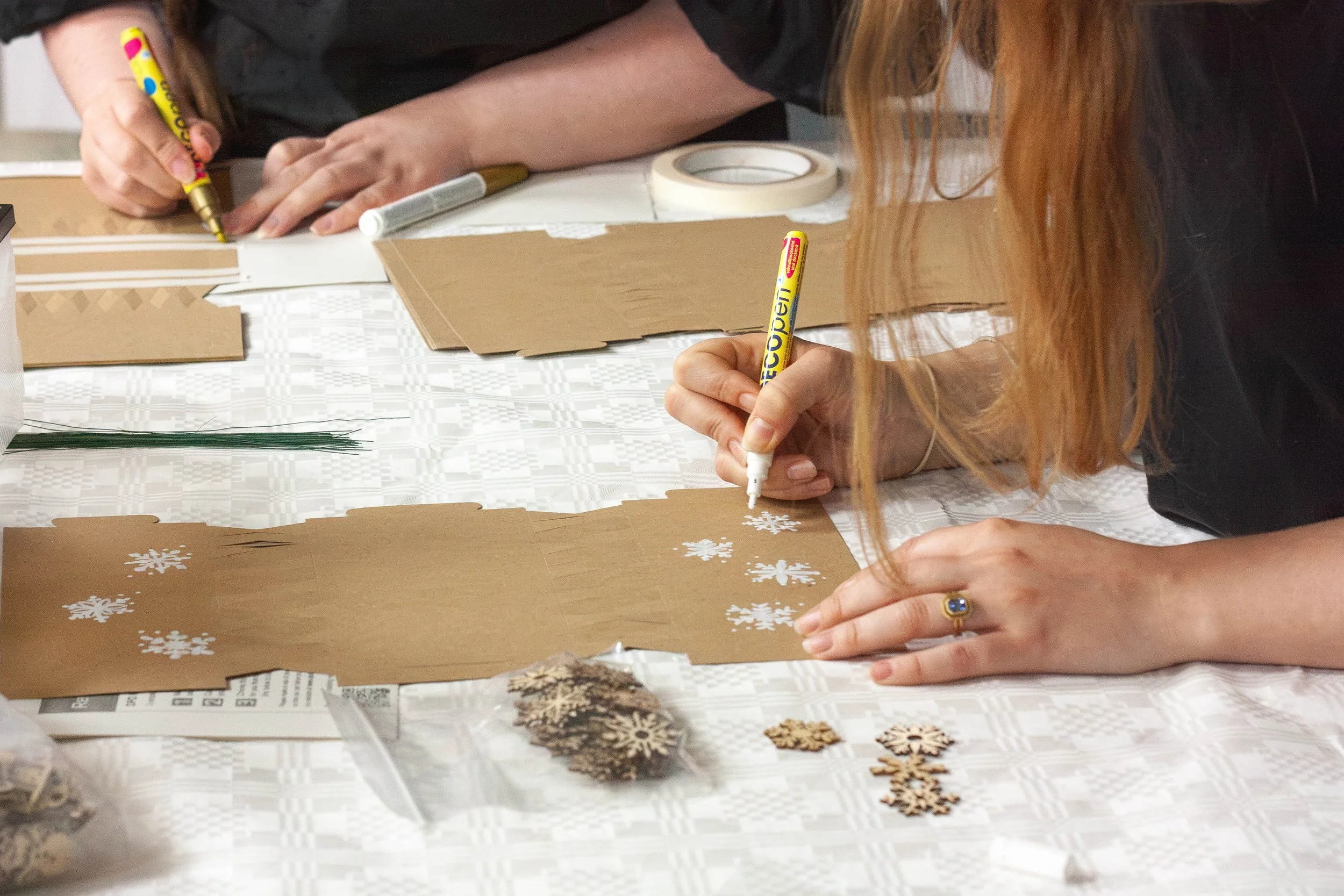 Dried foliage cracker making idea the crafty hen London.jpg