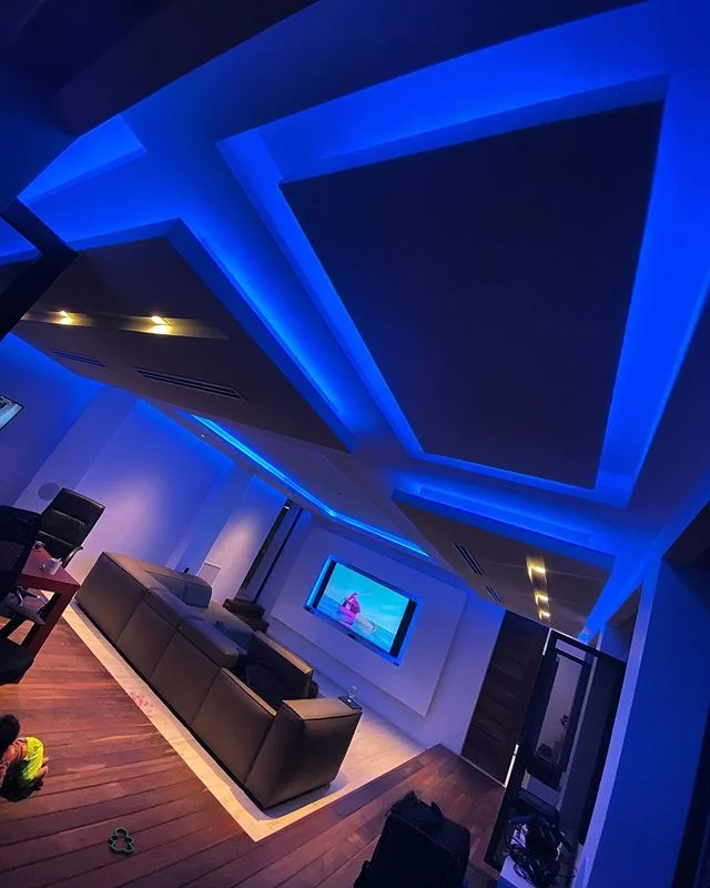 #savanthome #savant #homeautomationsystem #lutron #cineak #rgb #dmxcontroller #savantlighting #ipeflooring #artisonsoundbar