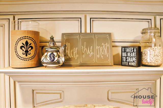 Fun Fact: Fleur-de-lis can be found all throughout the James' home! Giving a nod to Kelley's LA roots.