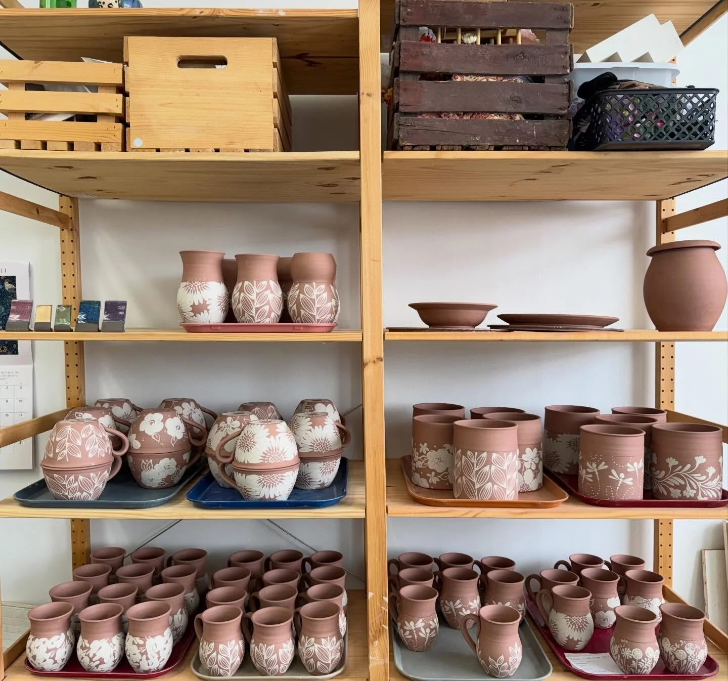 I love seeing the shelves fill up again ✨ 
It&rsquo;s been so nice getting back into the making cycle after a busy studio move. There&rsquo;s so much to share and we&rsquo;re still settling in and I&rsquo;m trying to catch up. We&rsquo;ll get there, 