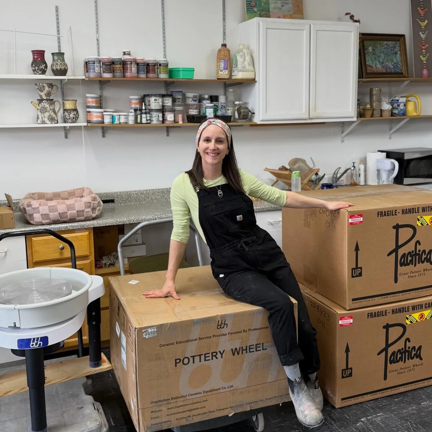 Something VERY exciting happened yesterday!!

I bought 4 more pottery wheels!! Eeeeek 😆

This is something I&rsquo;ve been working toward for a long time, and it feels so good to finally see it happening. I&rsquo;m beyond excited to keep growing in 