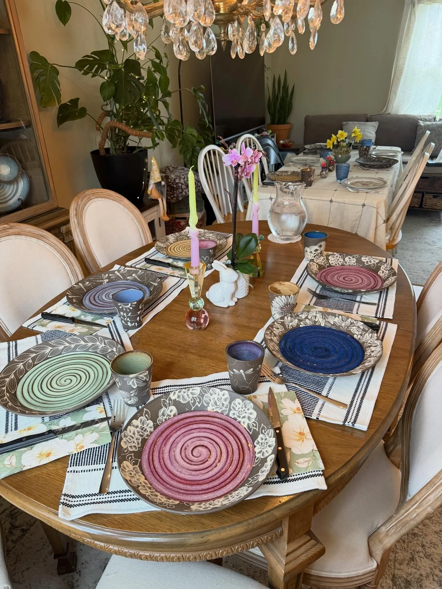 Yesterday we had the joy of hosting Easter for our families, and it truly was such a beautiful day. I even got to bring out the dinnerware I made for my husband and me a couple of years ago, which felt extra special. We shared a delicious meal, spent