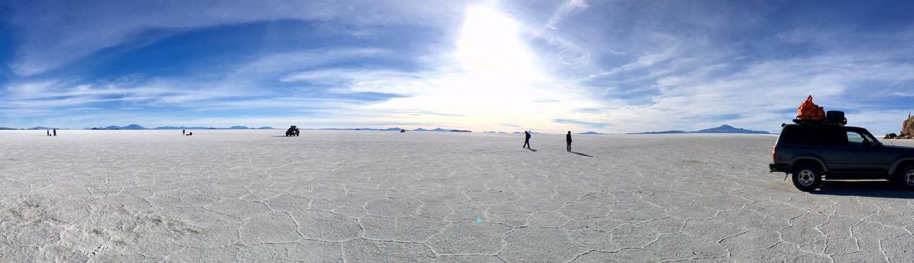  We arrive in the midst of the salt flats after a short drive. Though the vast white plains make be mistaken for snow from afar, this is in fact the world's largest salt flat, spanning 10,582 square kilometers (4,086 miles).&nbsp; 