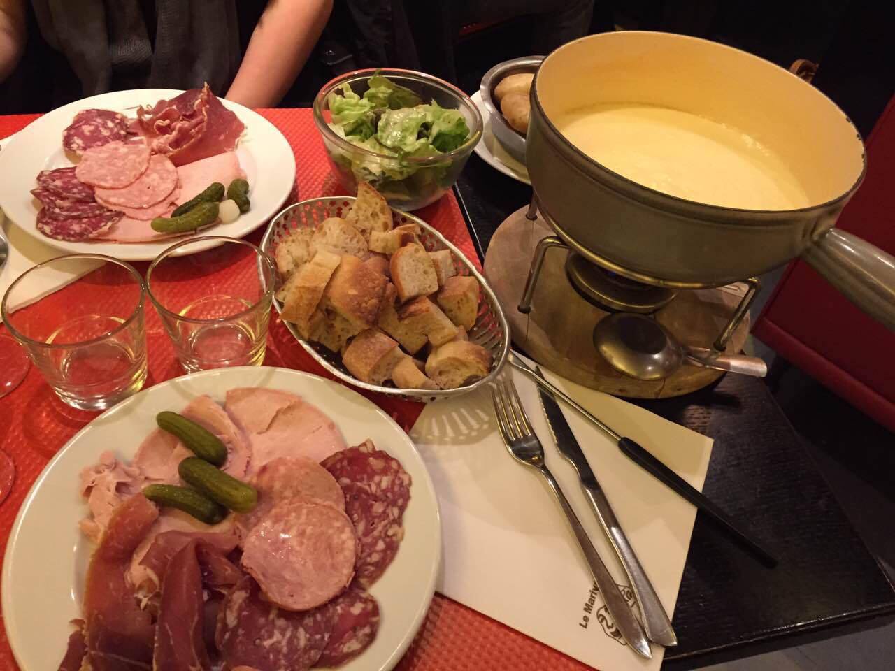 A favorite in Paris: fondue, the raclette in the city is also delicious  