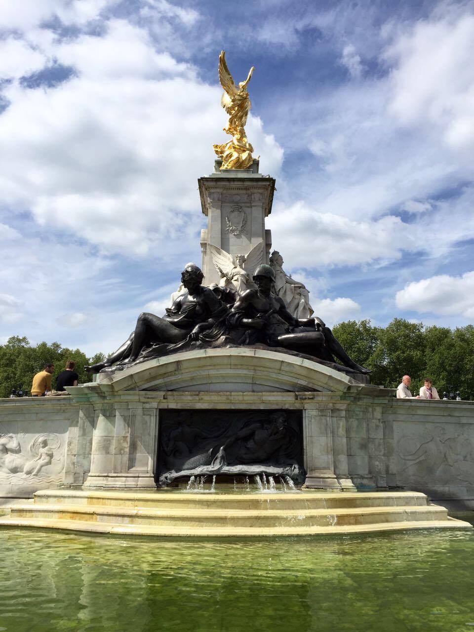 A monument to Queen Victoria