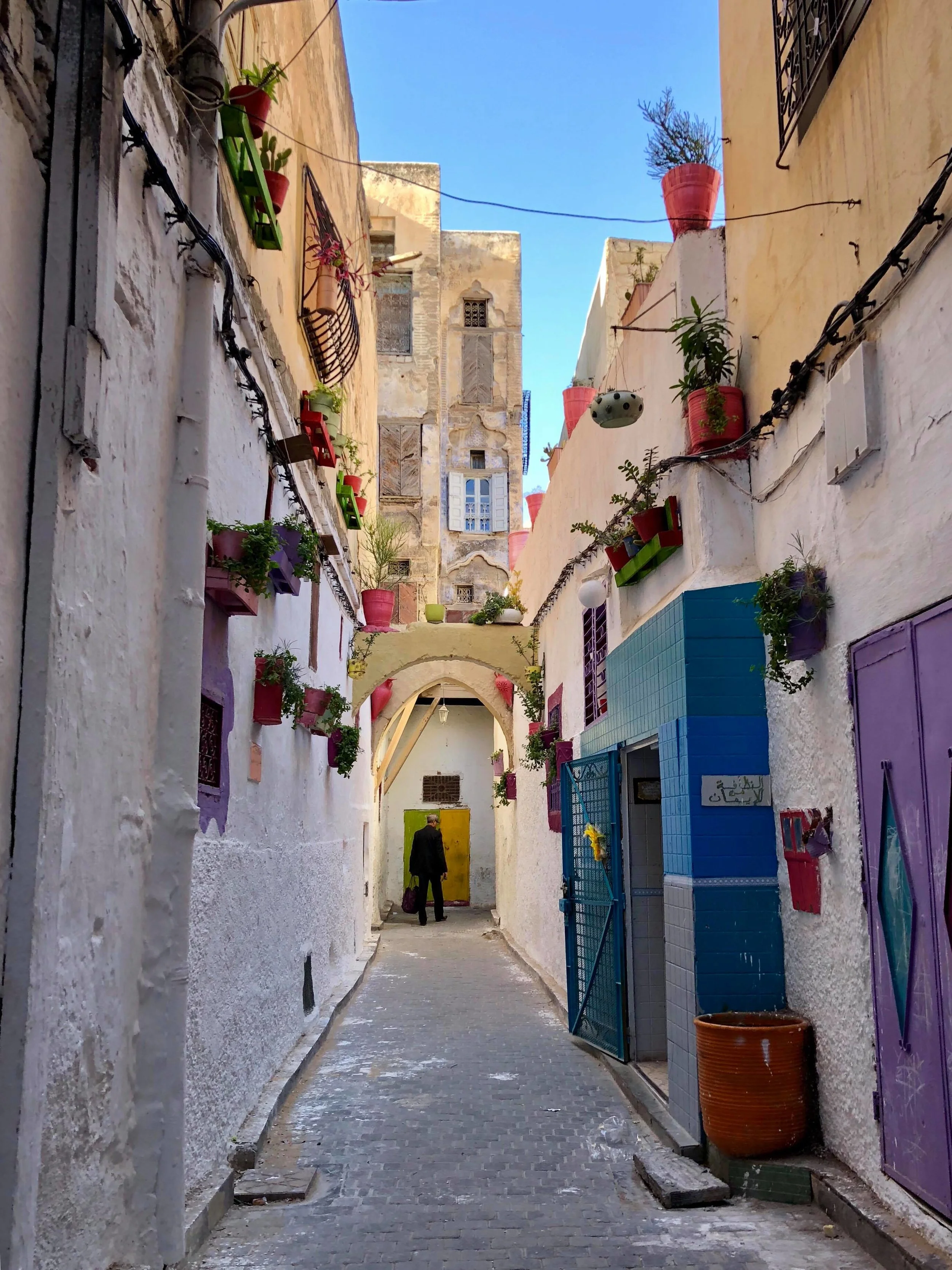 A wondrously colorful corridor in the old Jewish Quarter.