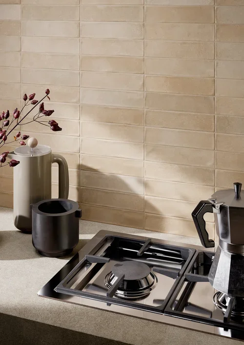 Rondine_Cruda+brick+Beige_Cucina_Dett_Jgp+RGB.webp