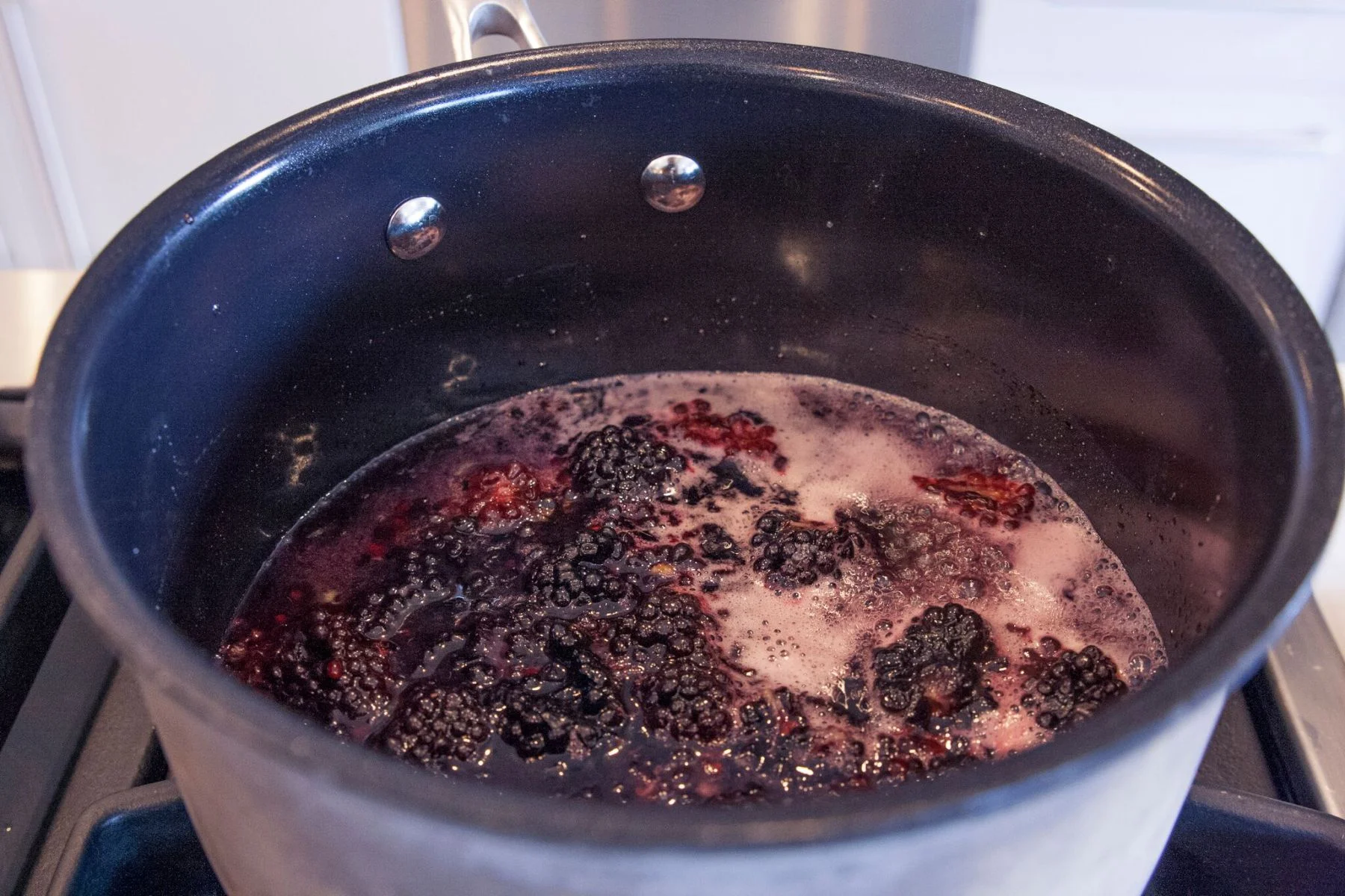 lovelybubbleschampagnecocktailrecipe3.jpg
