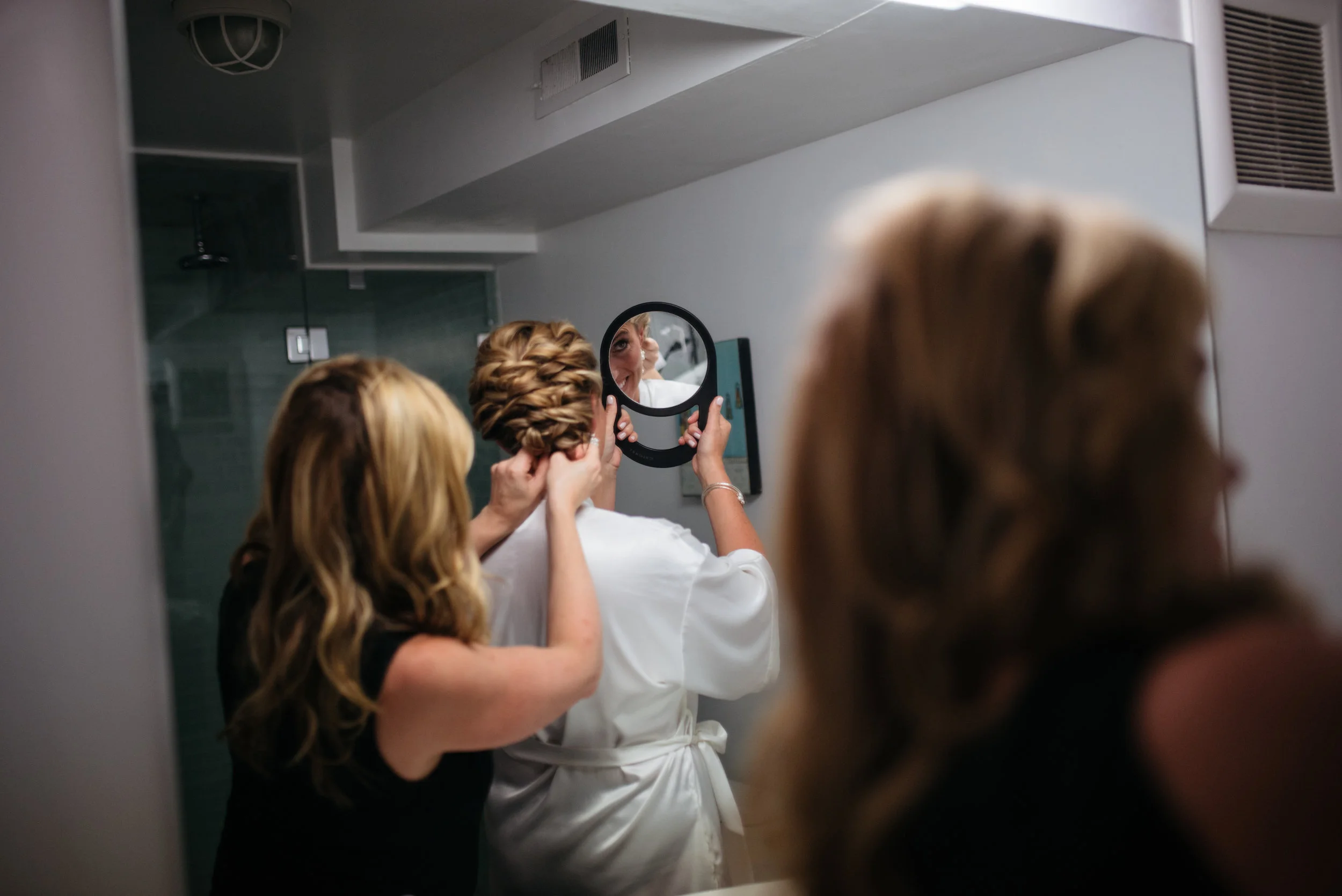 20160805_Kristen_Pete_GettingReady_THP-170.jpg
