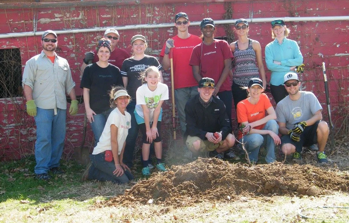projekt202 volunteers dig in to help Eden's Garden, supporting the North Texas Food Bank.