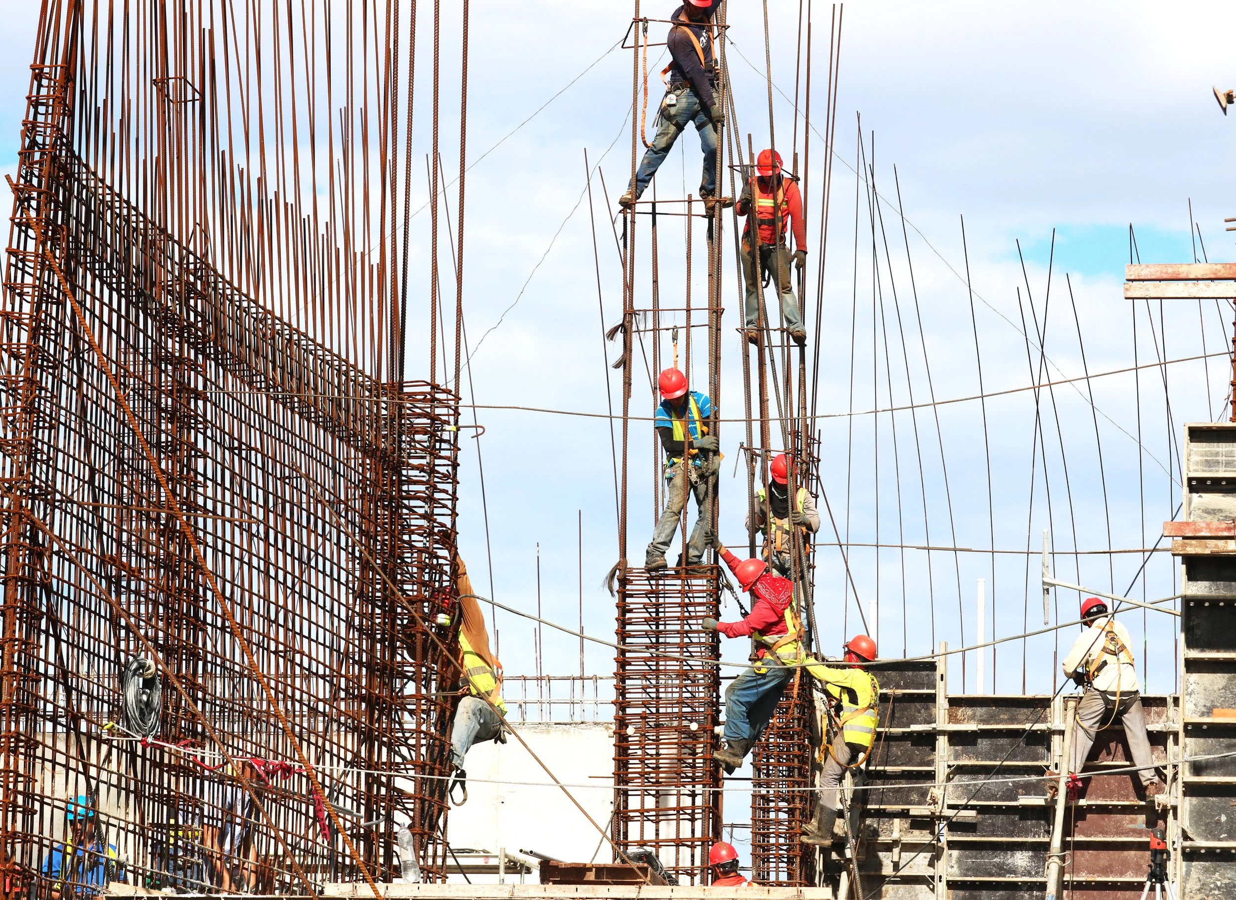 How to Stay Safe For On-Site Construction Jobs This Summer