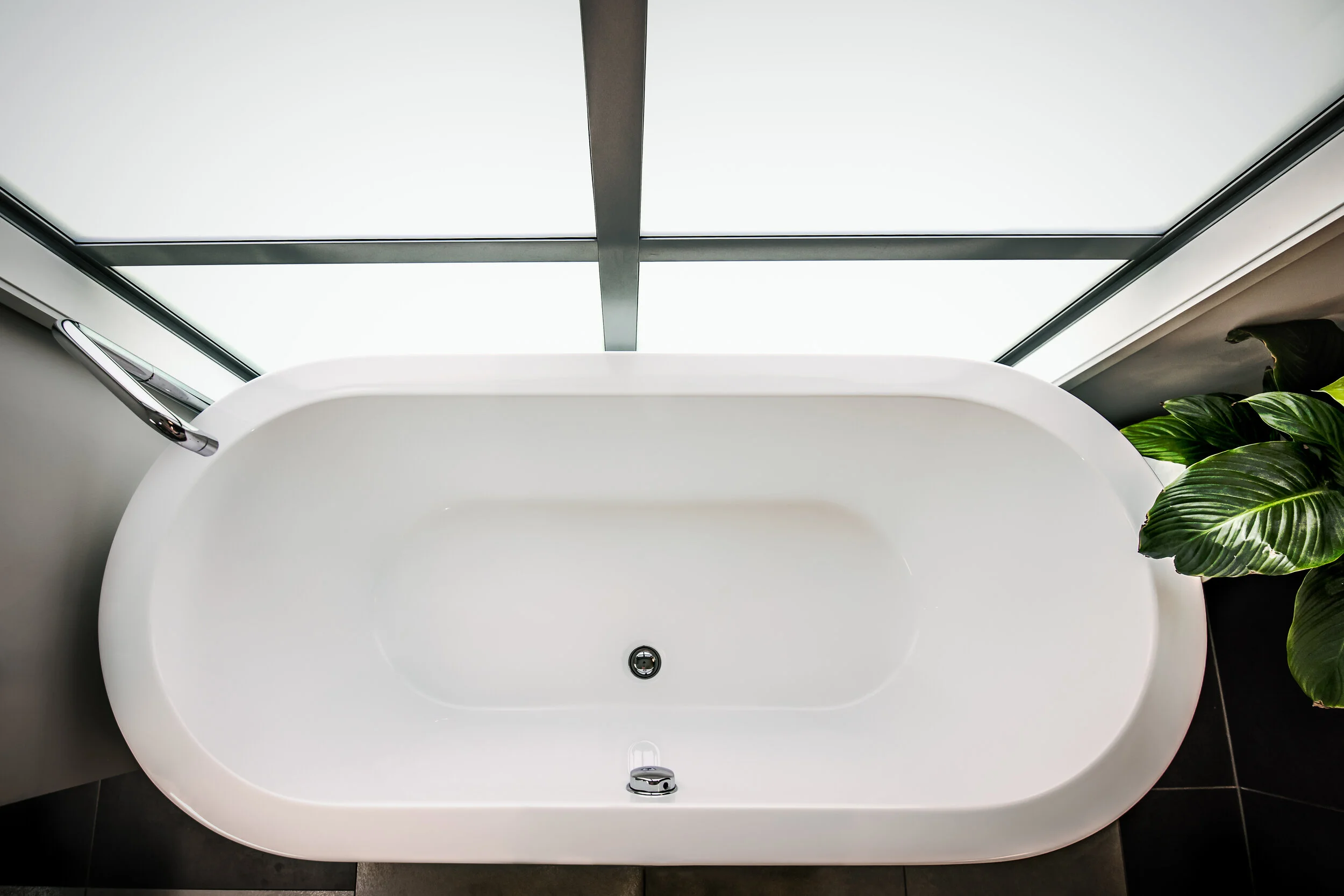 Specifying Bathtubs and Showers for Commercial and Residential Applications