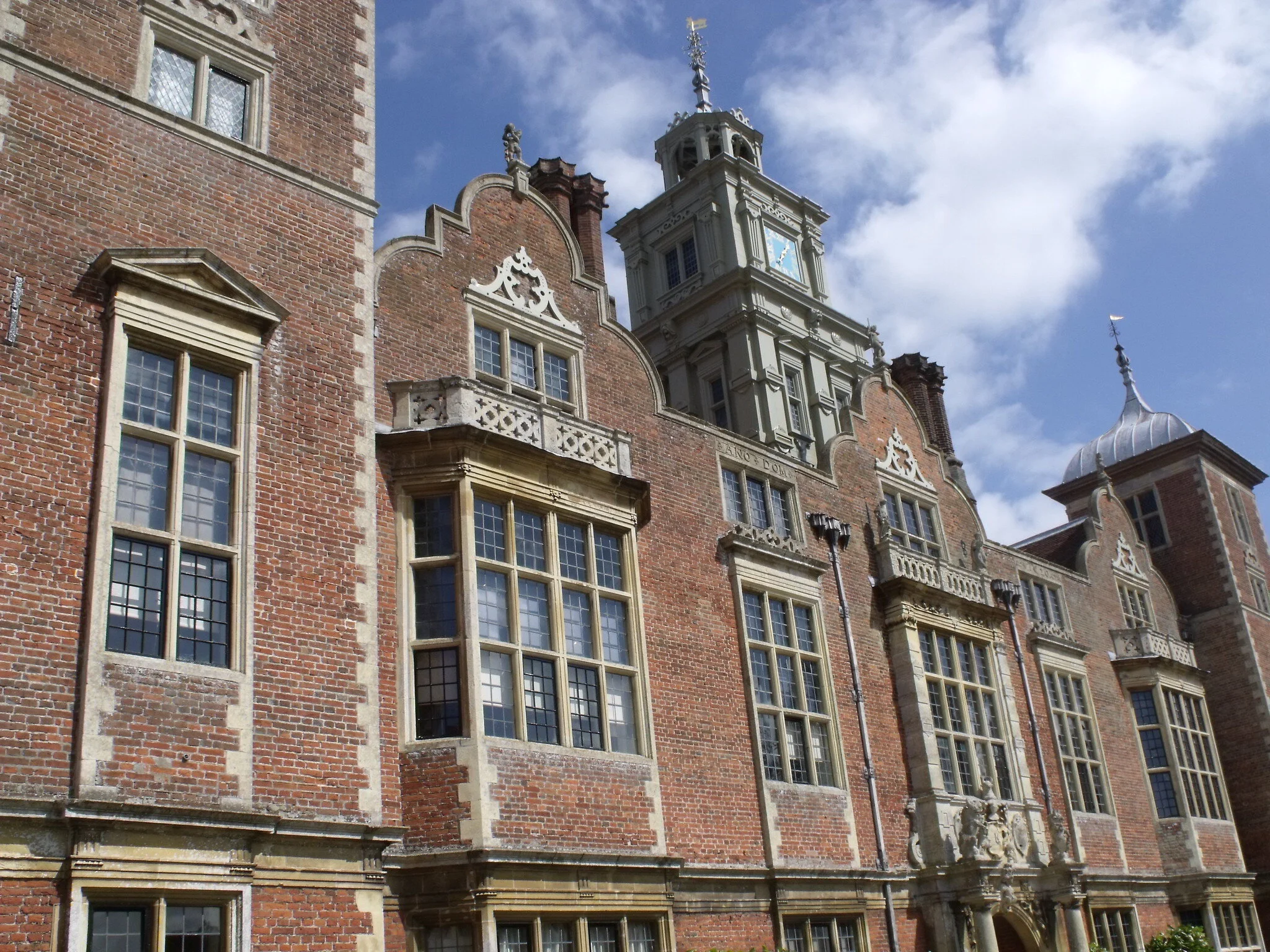 An Exploration of Jacobean Era Architecture Design Ideas for the