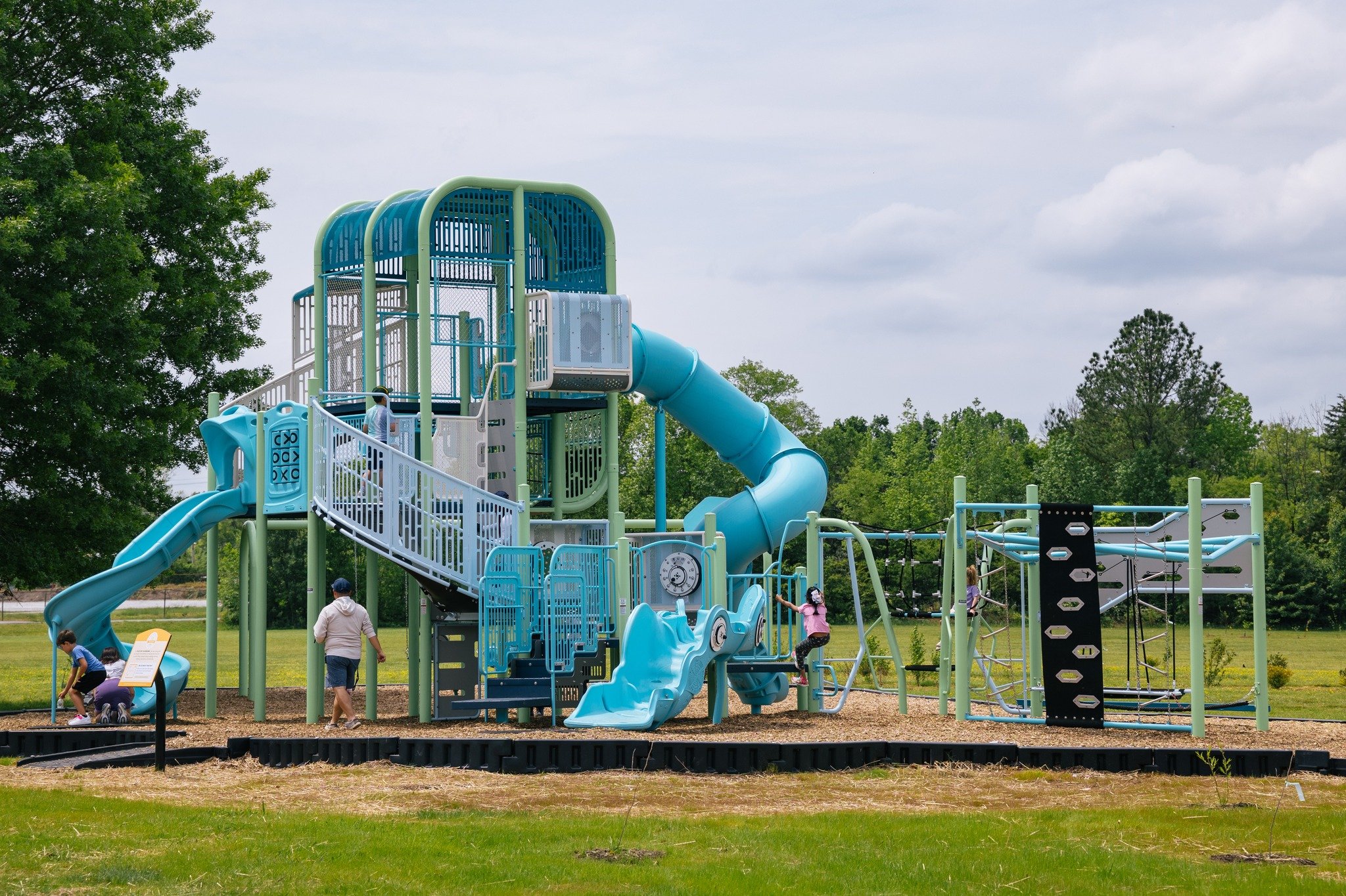 Discover how @gametimeplay partnered with local leaders to bring Boulevard Park to life&mdash;a vibrant, inclusive space in Chattanooga, Tennessee where families and communities come together through play. 🌞🤸&zwj;♂️

At the heart of the park is the