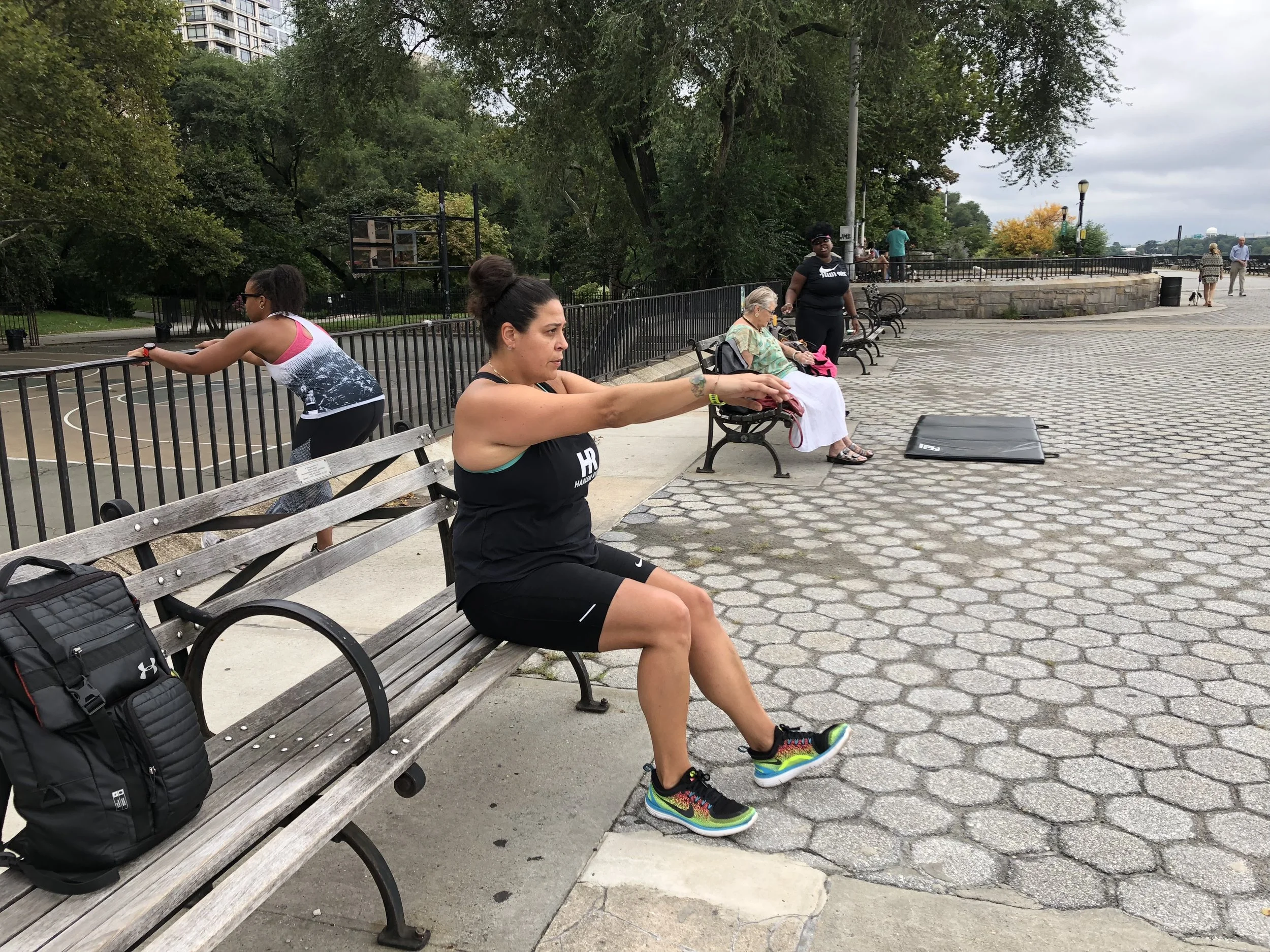 Philippa with Tag Teamer Leslie, Harlem Run Teammate Talisa and Her Mom all at her #runpainfree session!