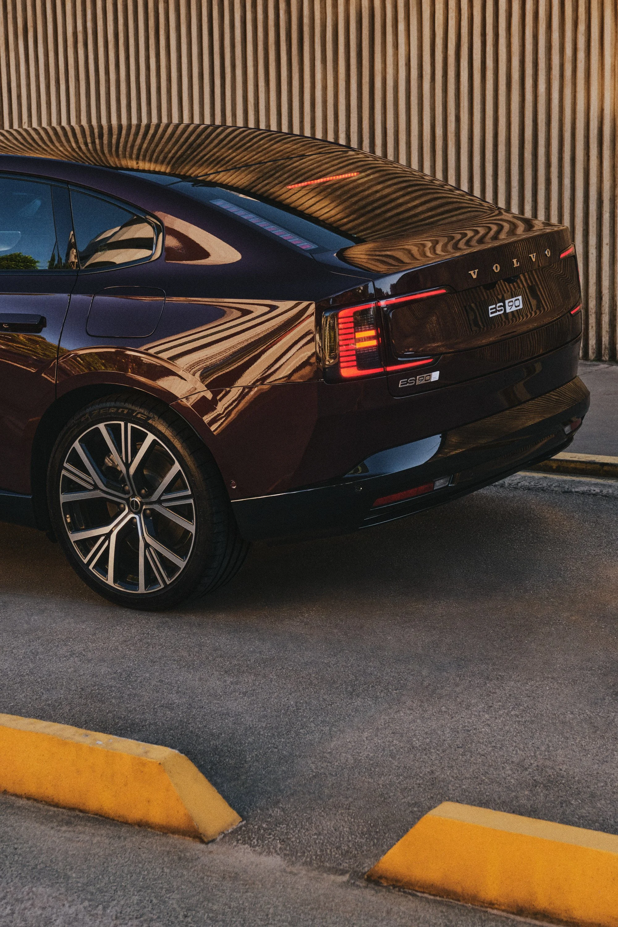 20260719_VOLVO_ES90_GZY__URBANO_829.jpg
