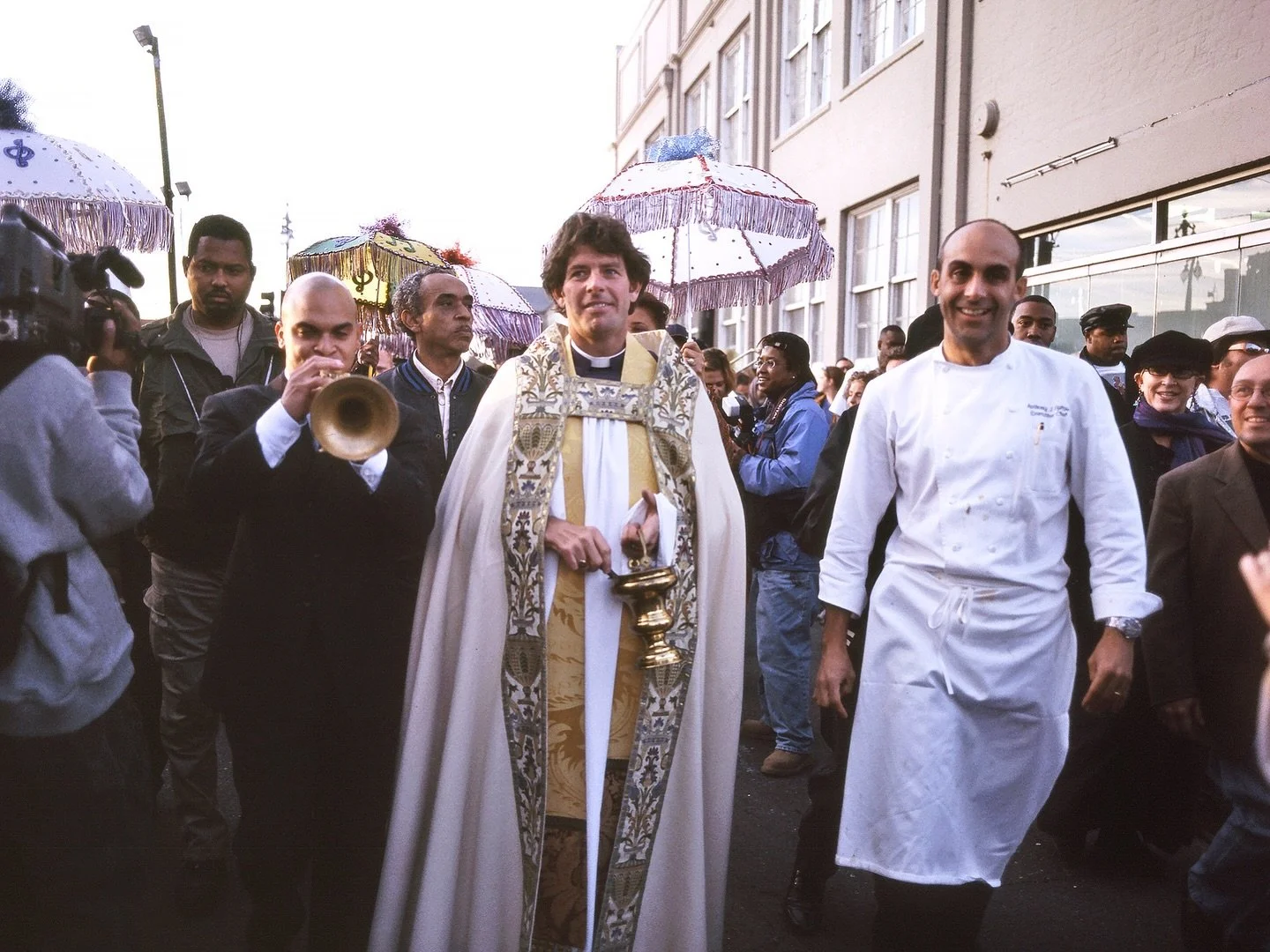 20 years ago I made travel plans with @mondays_off_ to meet her in Alabama and drive to NOLA - would be my first time there. When hurricane Katrina hit, my outbound flight home from NOLA was canceled. But when we heard they were letting people back i