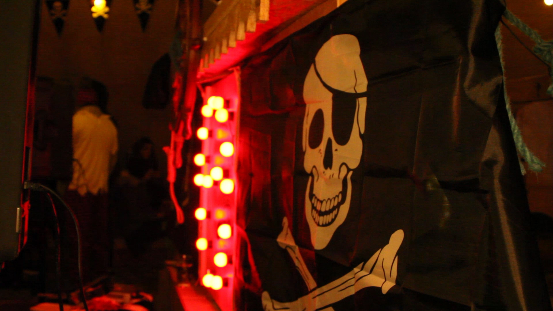 Pirate Flag (stage) - BtoF-1.jpg