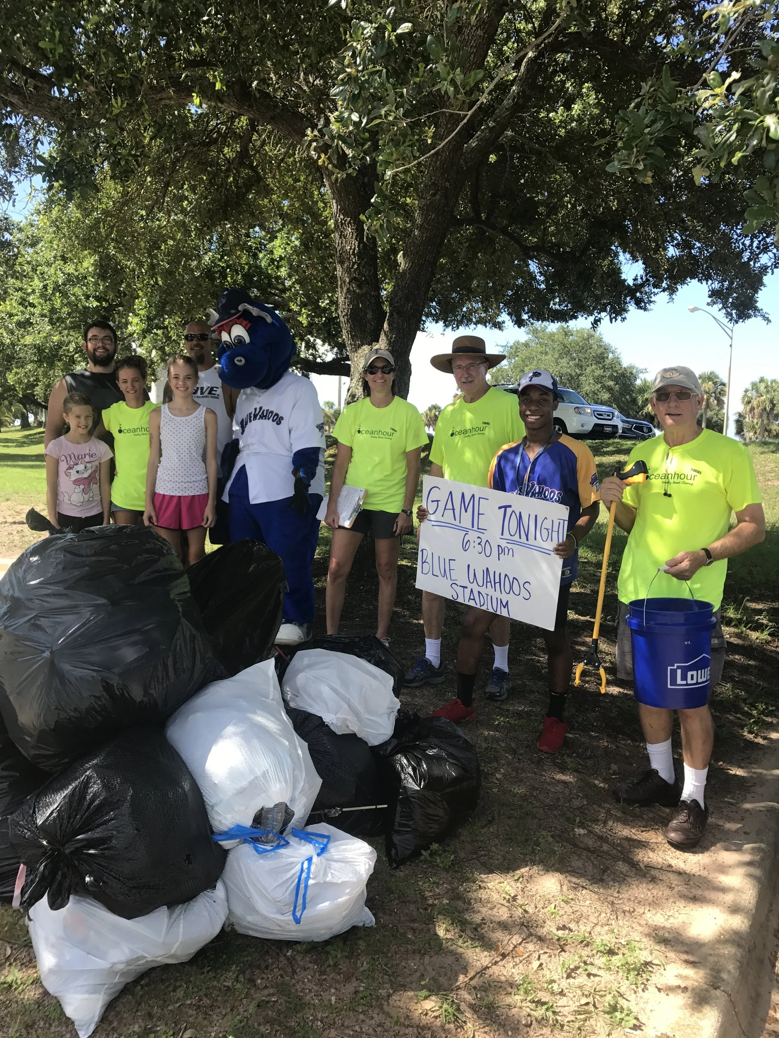 40+ volunteers picked up 430 lbs of trash from the Visitor Center, Project Greenshores, the boat launch, Graffiti Bridge and the 17th St Stormwater Park