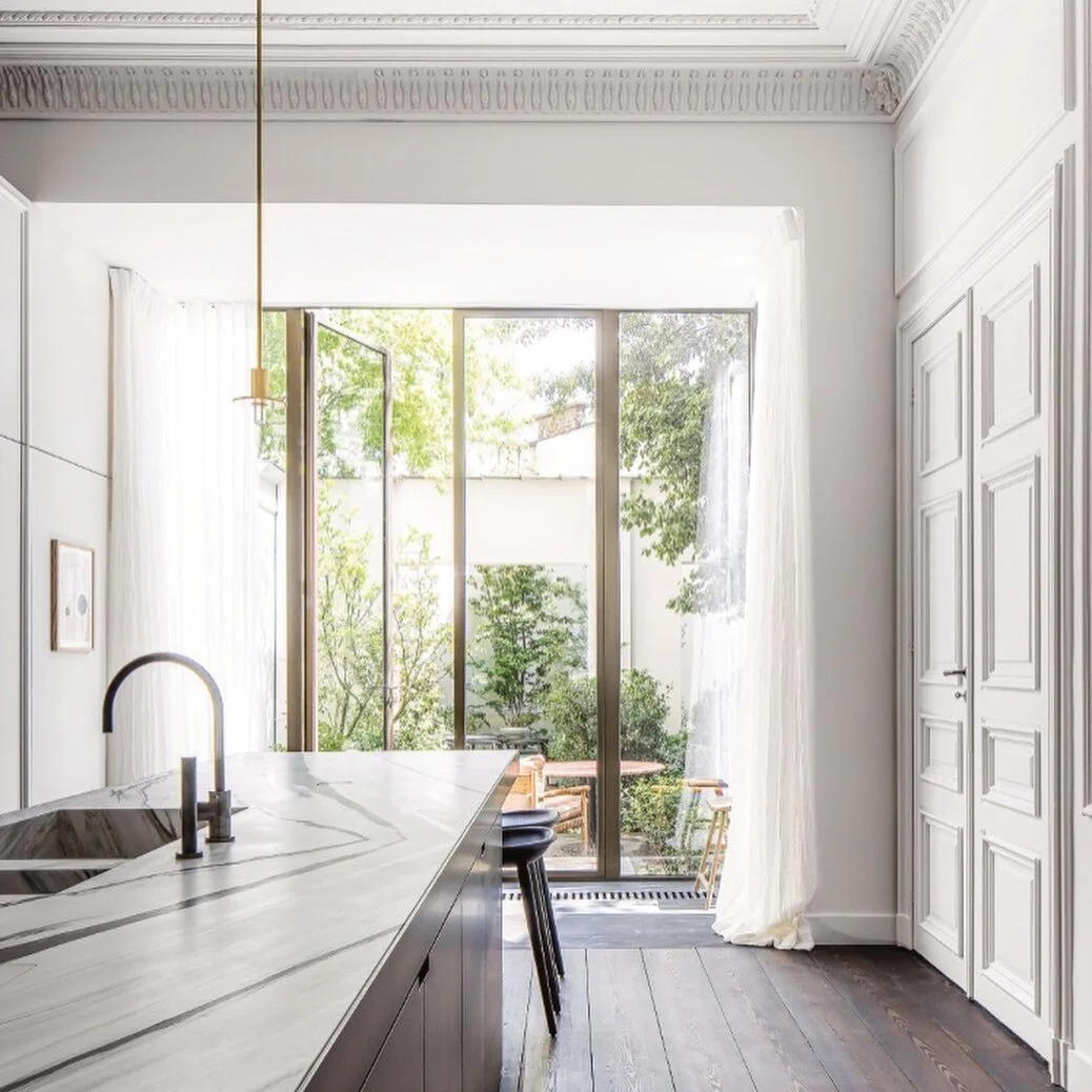 **July issue of Living Etc** I love the perfectly tuned combination of modern and classical in this Ghent townhouse. Evelyn Moreels is an impressive and charming woman with a real entrepreneurial flare. 
.
.
.
#livingetc #ghenthome #interiordesign #i
