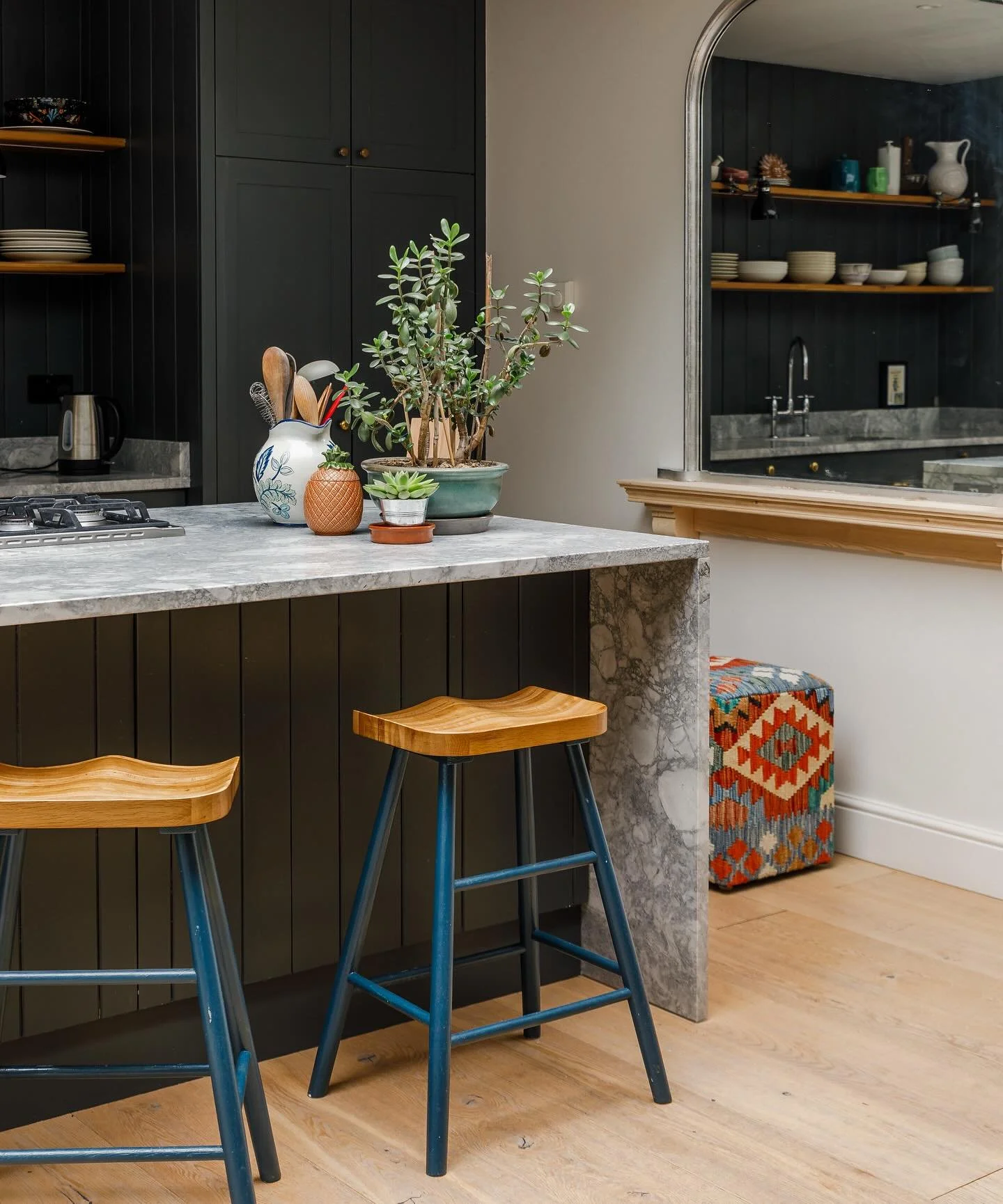 I&rsquo;ve got some great images of my new kitchen In Shepherd&rsquo;s Bush thanks to 📷 @_nataubry_ who came to stay with her young family. If you&rsquo;re looking for a city break within walking distance of Westfield and 30 mins from Soho, my flat 