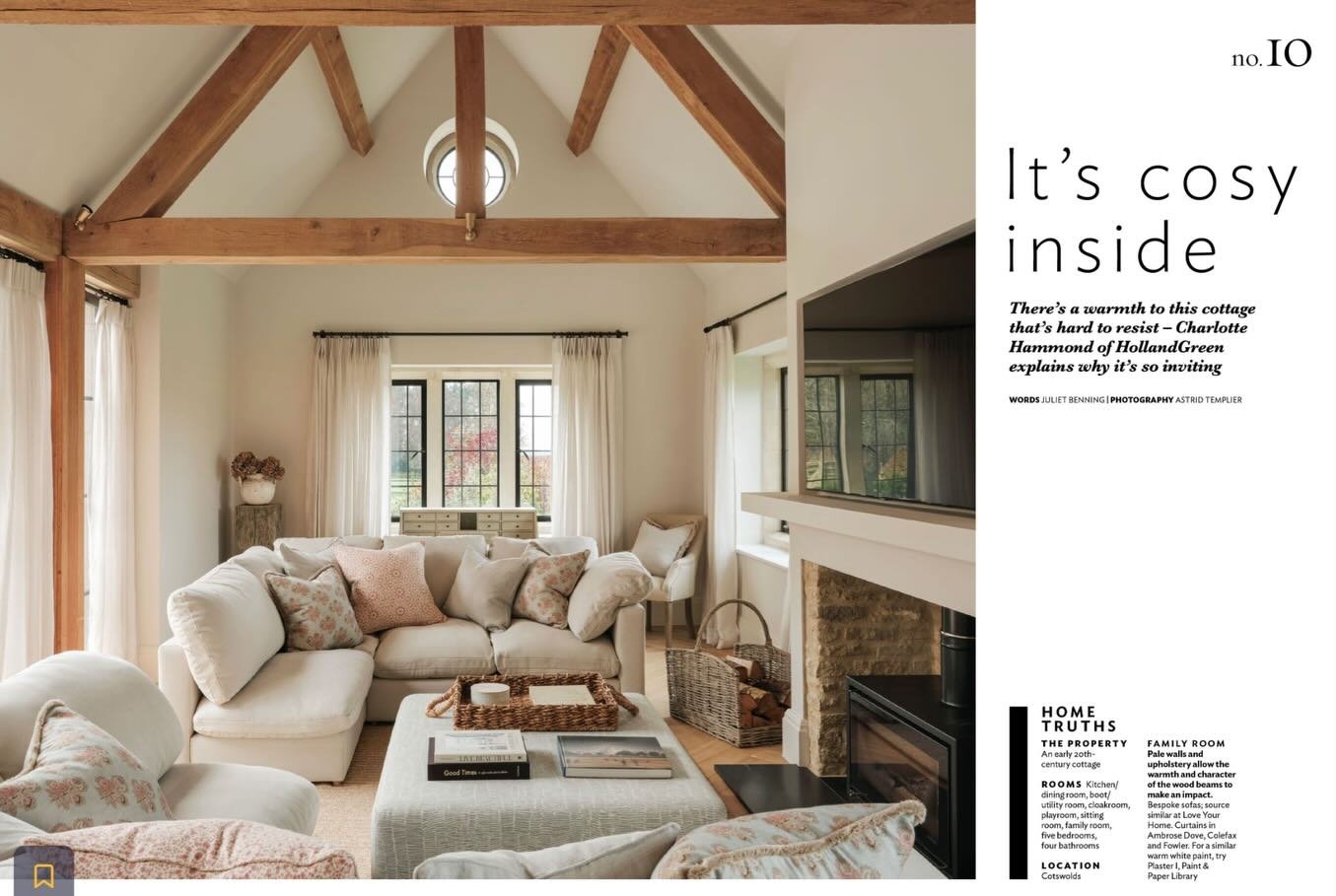 It was a great pleasure the interview Charlotte Hammond @hollandgreeninteriors about this Cotswolds cottage. It&rsquo;s warm, inviting but also practical and luxurious. In the lasted (very festive) issue of @25beautifulhomesmagazine 
Photos by @astri