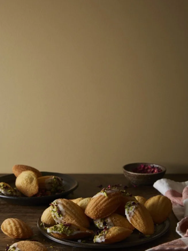 **Jumping on the yellow bandwagon** I&rsquo;ve been deliberating about how to elevate the main bedroom in SheBu. The former owners had a fabulous four poster and the room is large so it needs some kind of statement. Even a king size bed can look a li