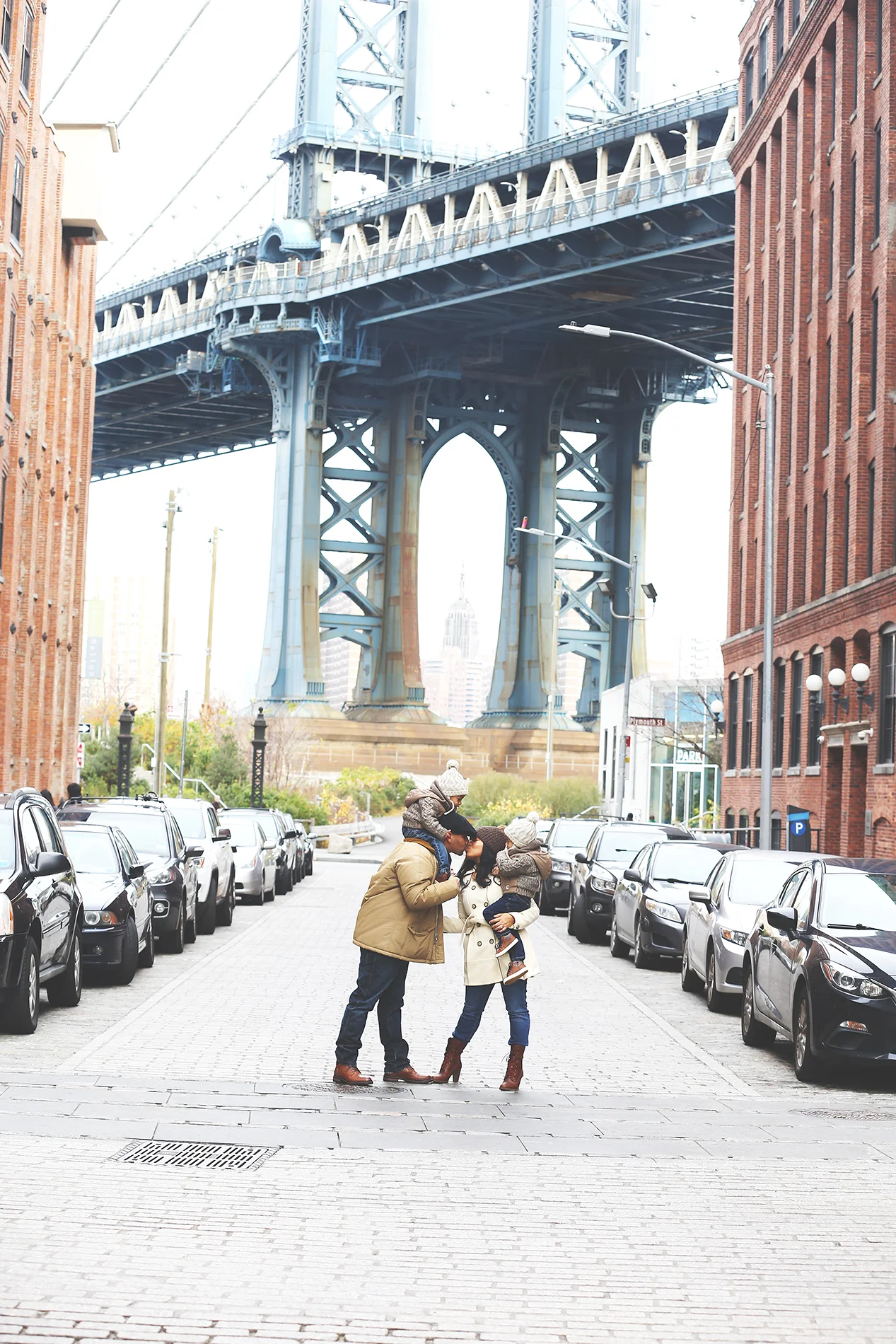 Brooklyn bridge family portrait outdoor park portrait with kids
