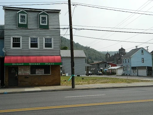 606 Broad St Johnstown 15906 For Lease - $1000 per month - LEASED/PURCHASED