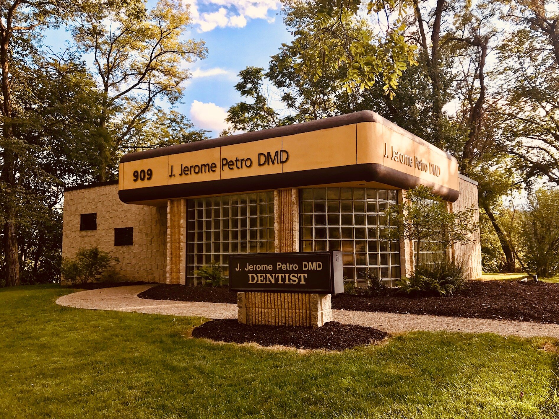 909 Menoher Blvd, Johnstown, PA 15905 For Sale 157,500