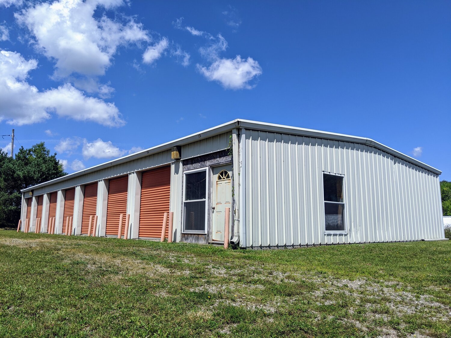 Self Storage Building - 2202 Dark Shade Drive, Windber PA 15963 - For Sale $169,000