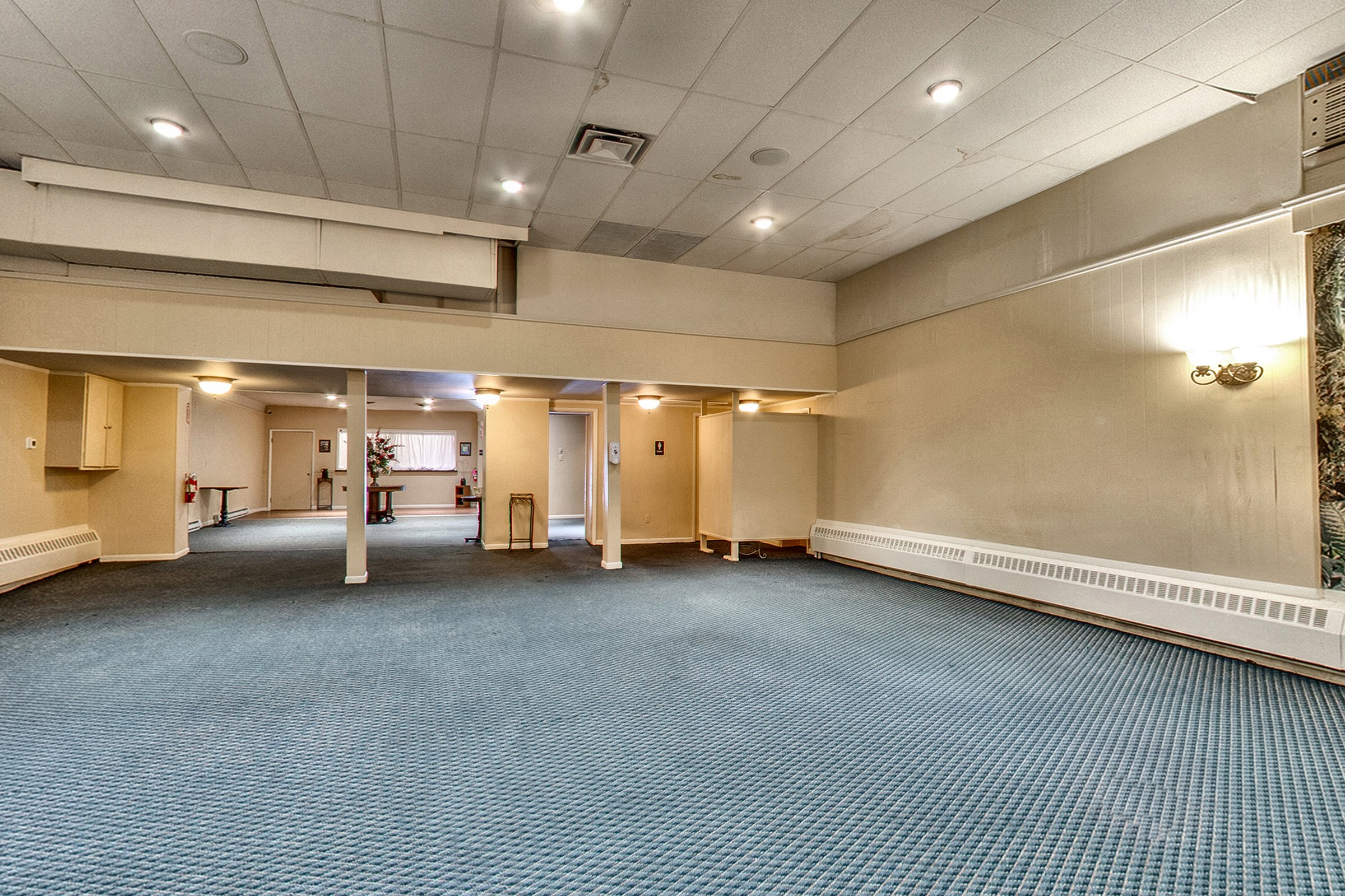 Chestnut Room-001.JPG