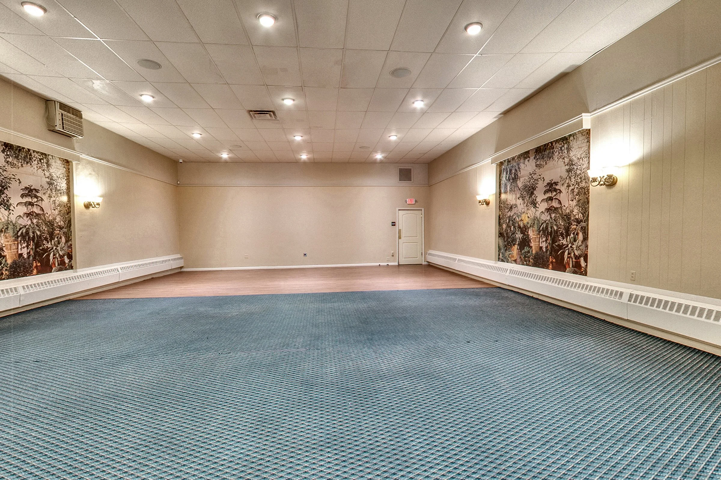Chestnut Room-002.JPG