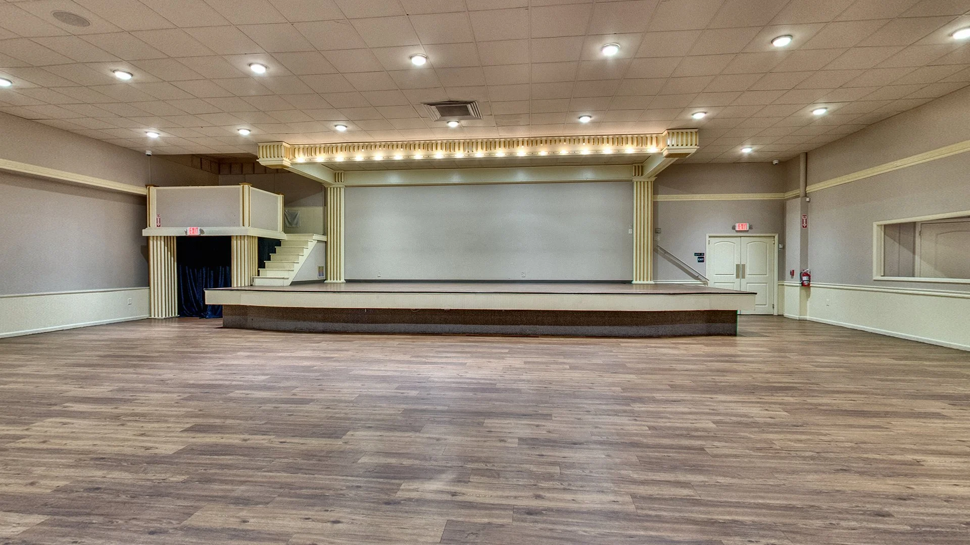 Maple Room-007.JPG