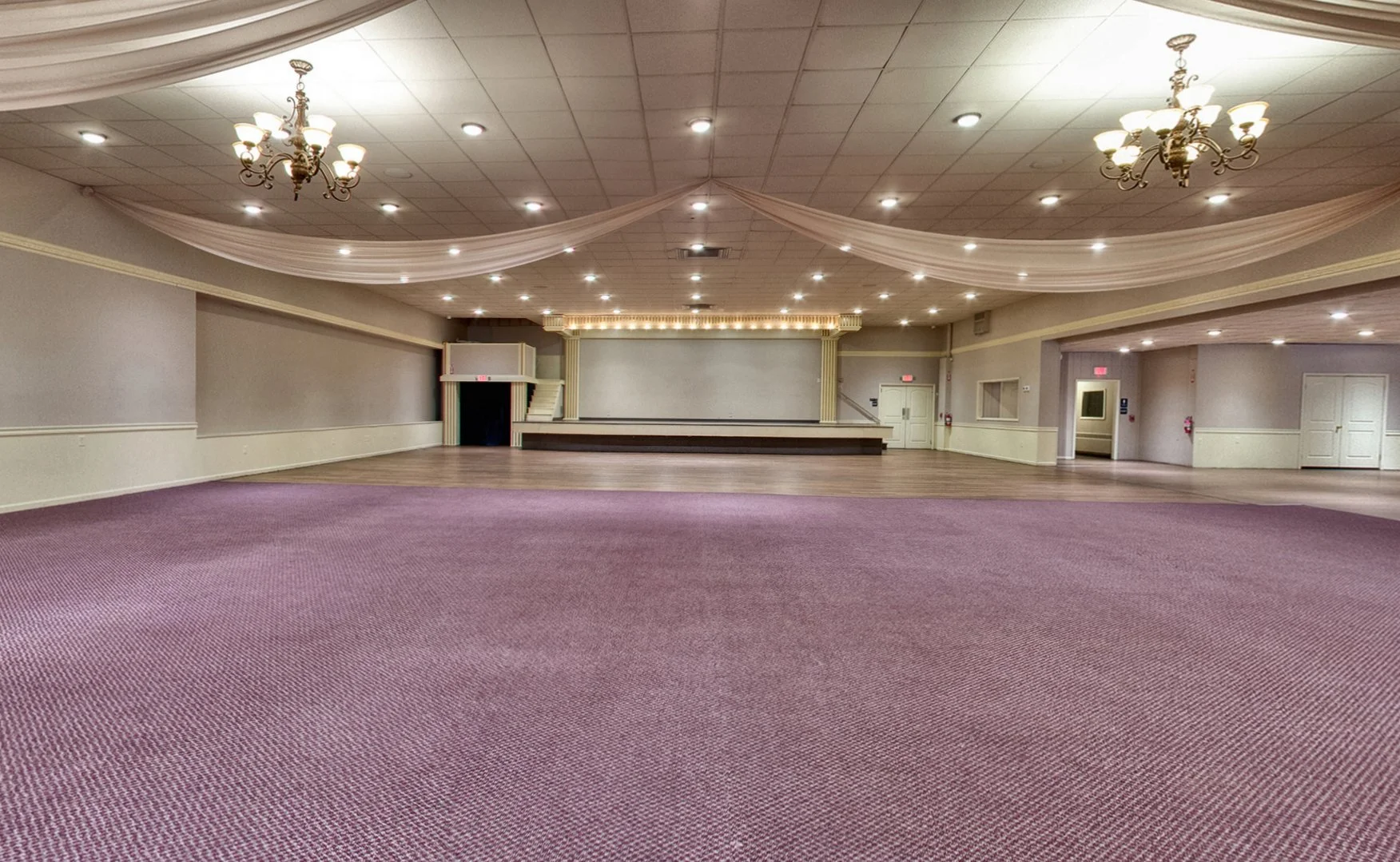 Maple Room-008.JPG
