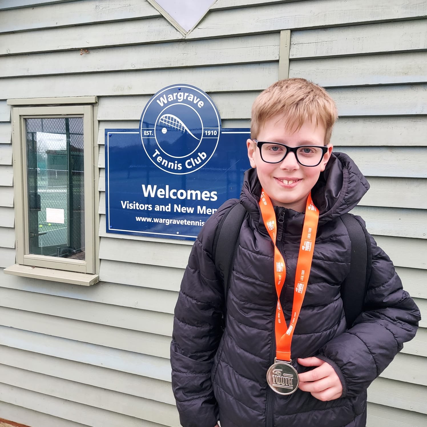🎾👟 Our boy rocked the Wargrave 11&amp;U boys tournament last Friday, clinching the runner-up spot! 🥈🌟 We're beaming with pride at his hard work and determination! 🙌 Keep shining, champ! 🎉 🎾
#TennisProudParents #RunnerUpStar #buckstennis #briti